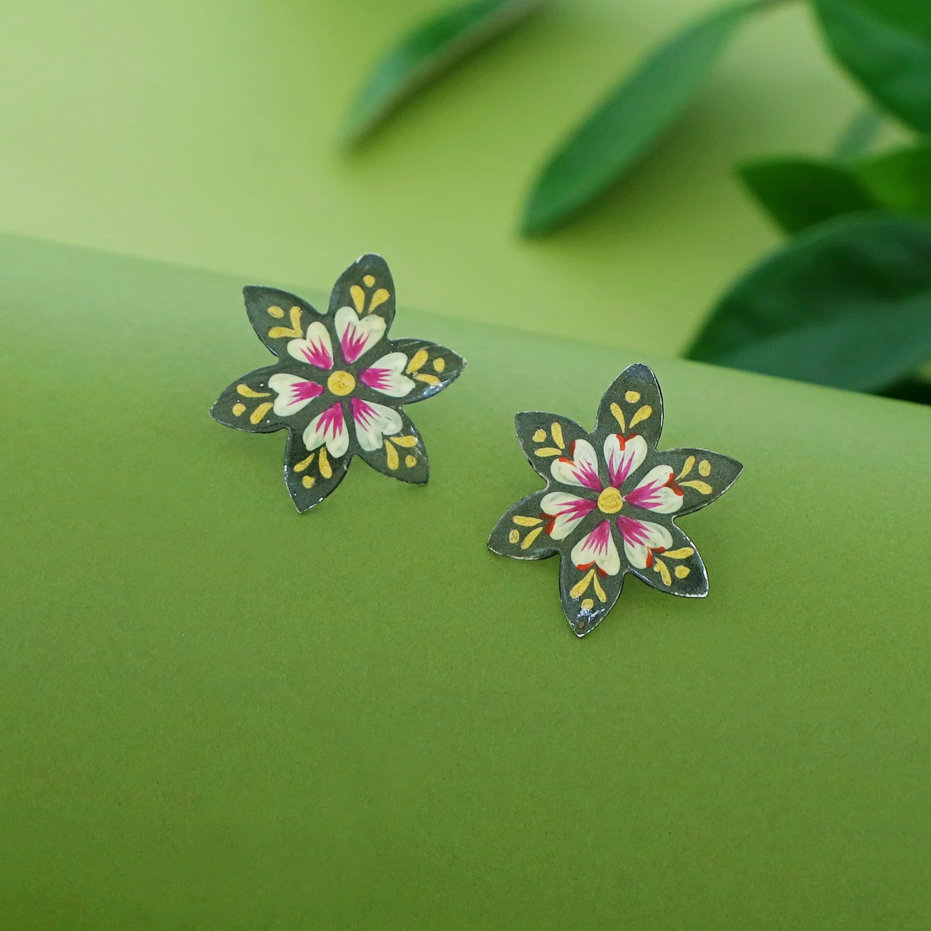 Miliyana Flower Hand Painted Earring - Image 4