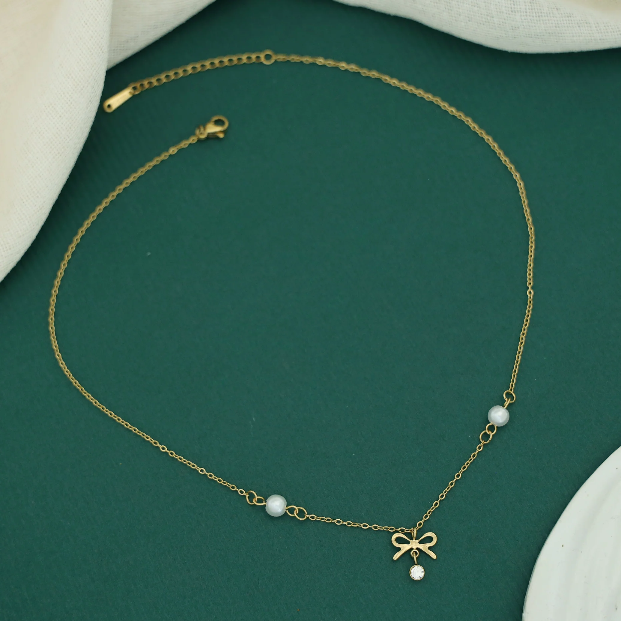 Freesia Dual Pearl Bow Neckpiece - Image 3