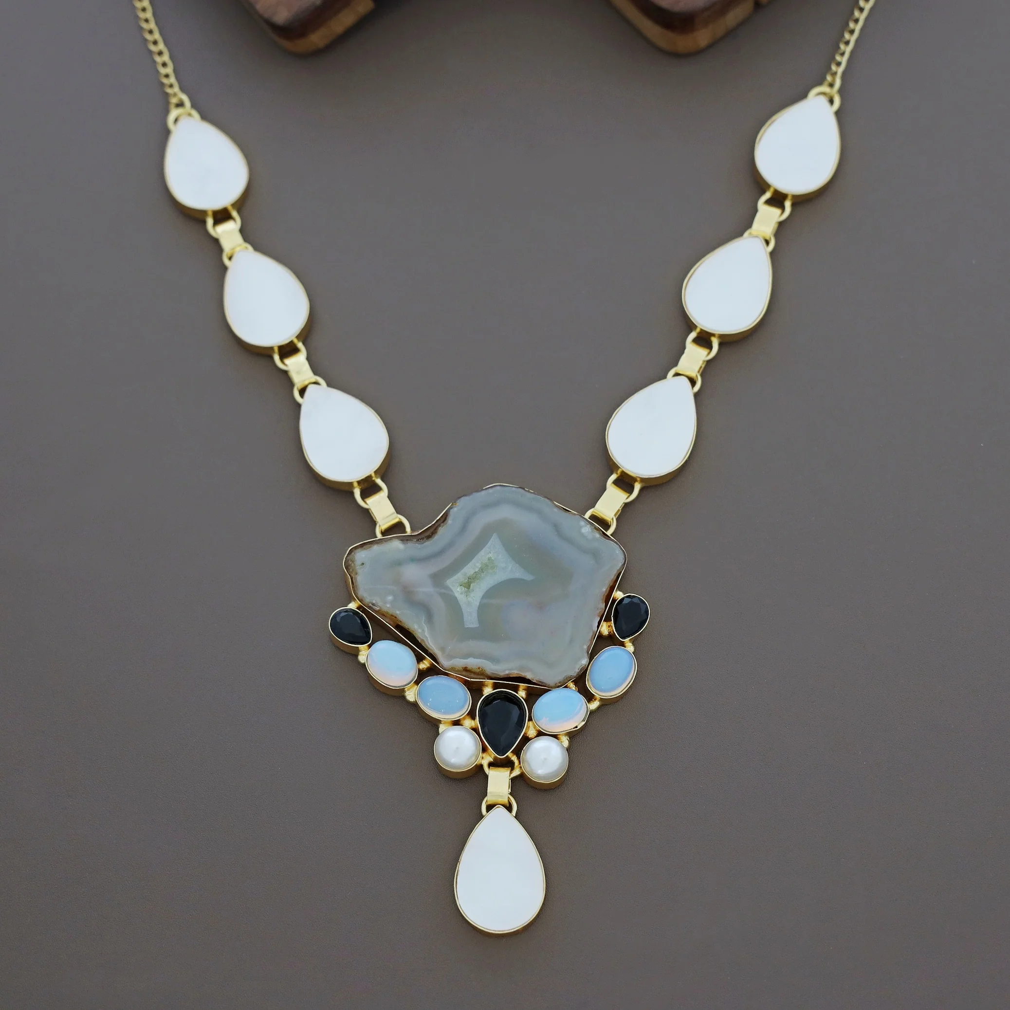Freja Agate + MOP + Glossy Stone Neckpiece - Image 4