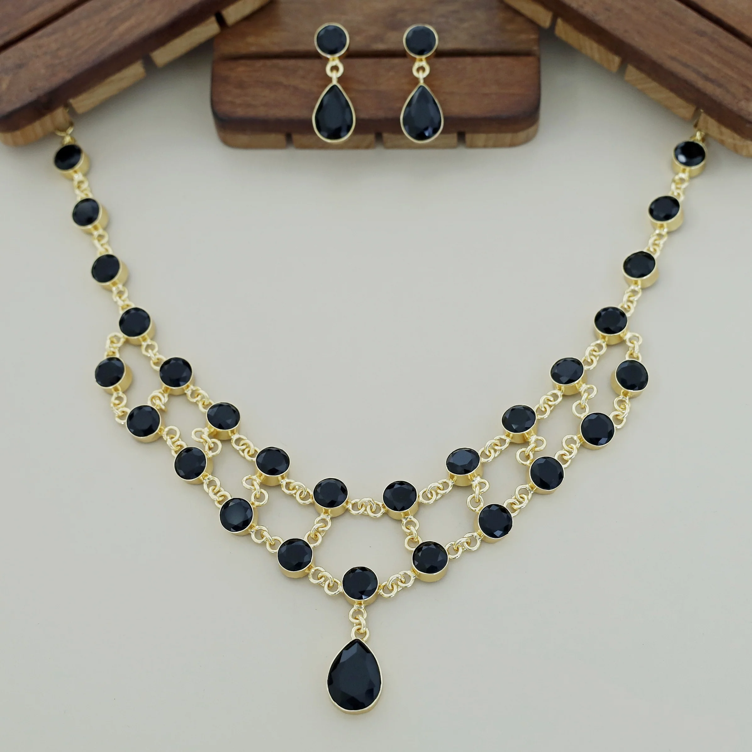 Dual Layer Fresh Water Pearl Glossy Neckpiece With Earring - Image 10