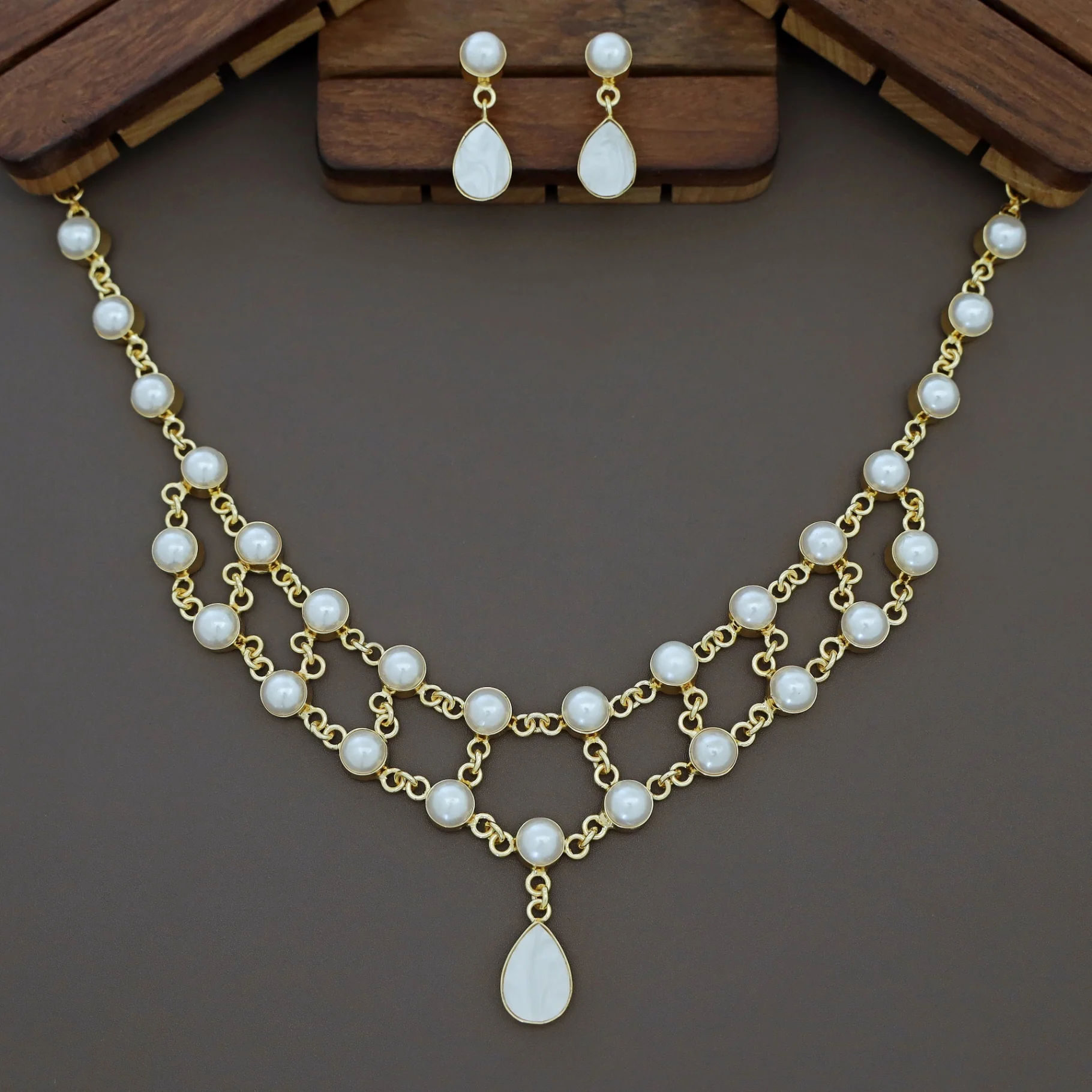 Dual Layer Fresh Water Pearl Glossy Neckpiece With Earring - Image 8
