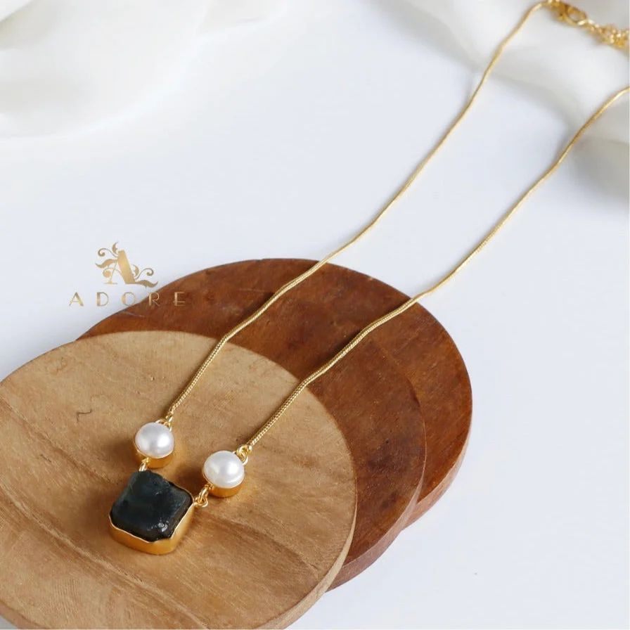 Fresh Water Pearl With Raw Stone Neckpiece - Image 30