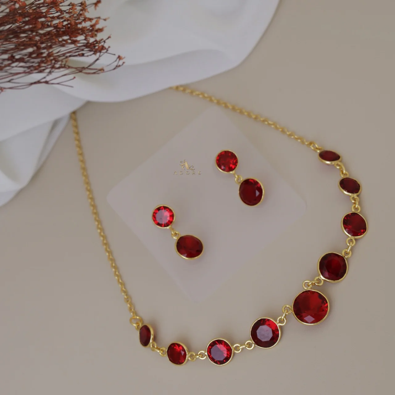 Freya Round Glossy Neckpiece With Earring - Image 6