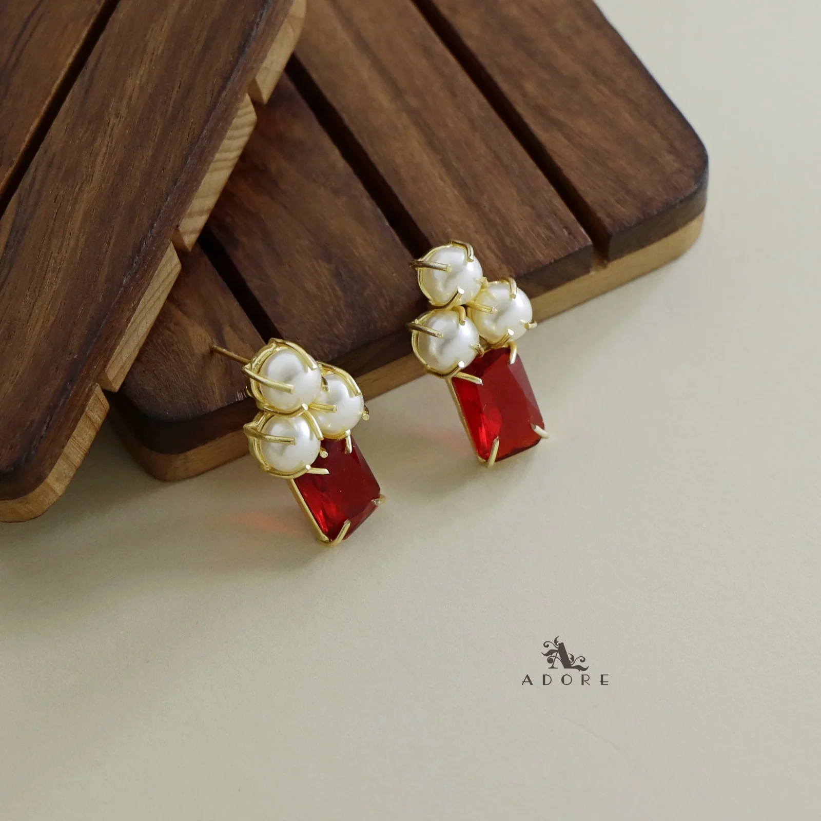 Frimy Rectangle Glossy Tri Pearl Earring - Image 5