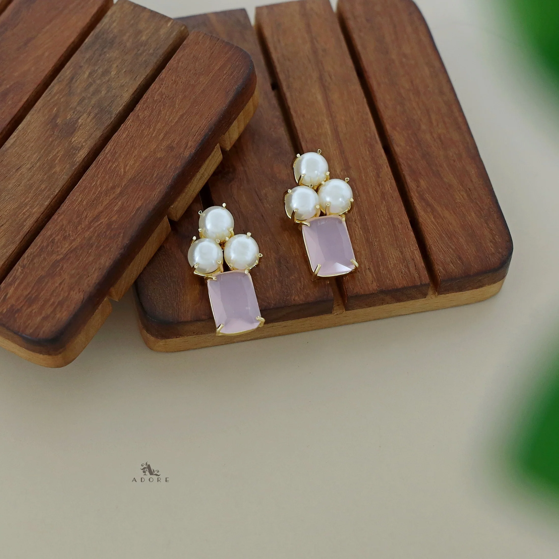 Frimy Rectangle Glossy Tri Pearl Earring - Image 7
