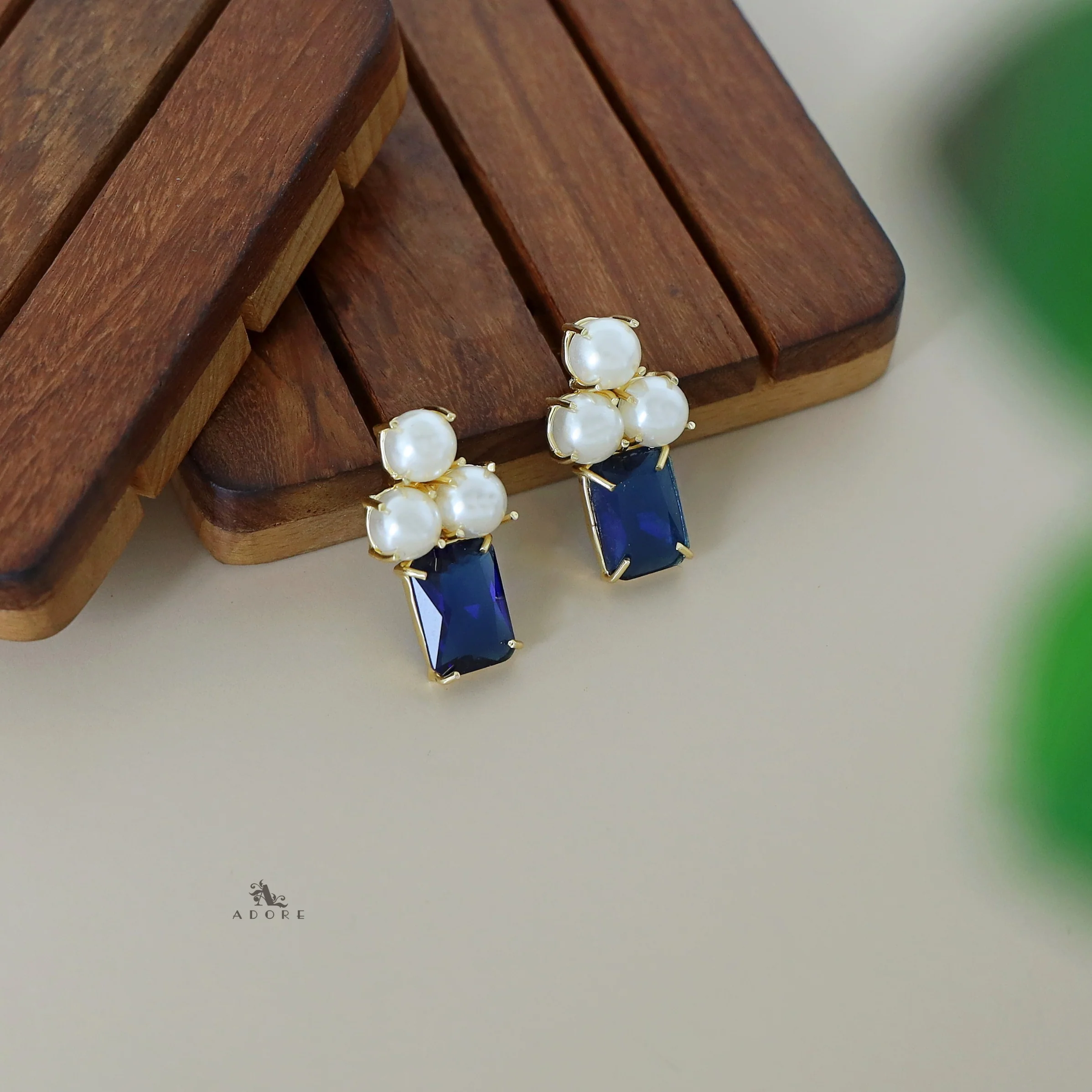 Frimy Rectangle Glossy Tri Pearl Earring - Image 8