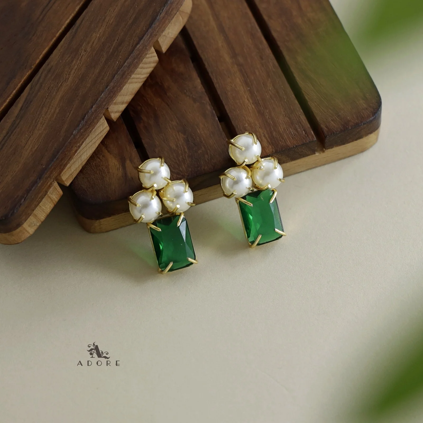 Frimy Rectangle Glossy Tri Pearl Earring - Image 9