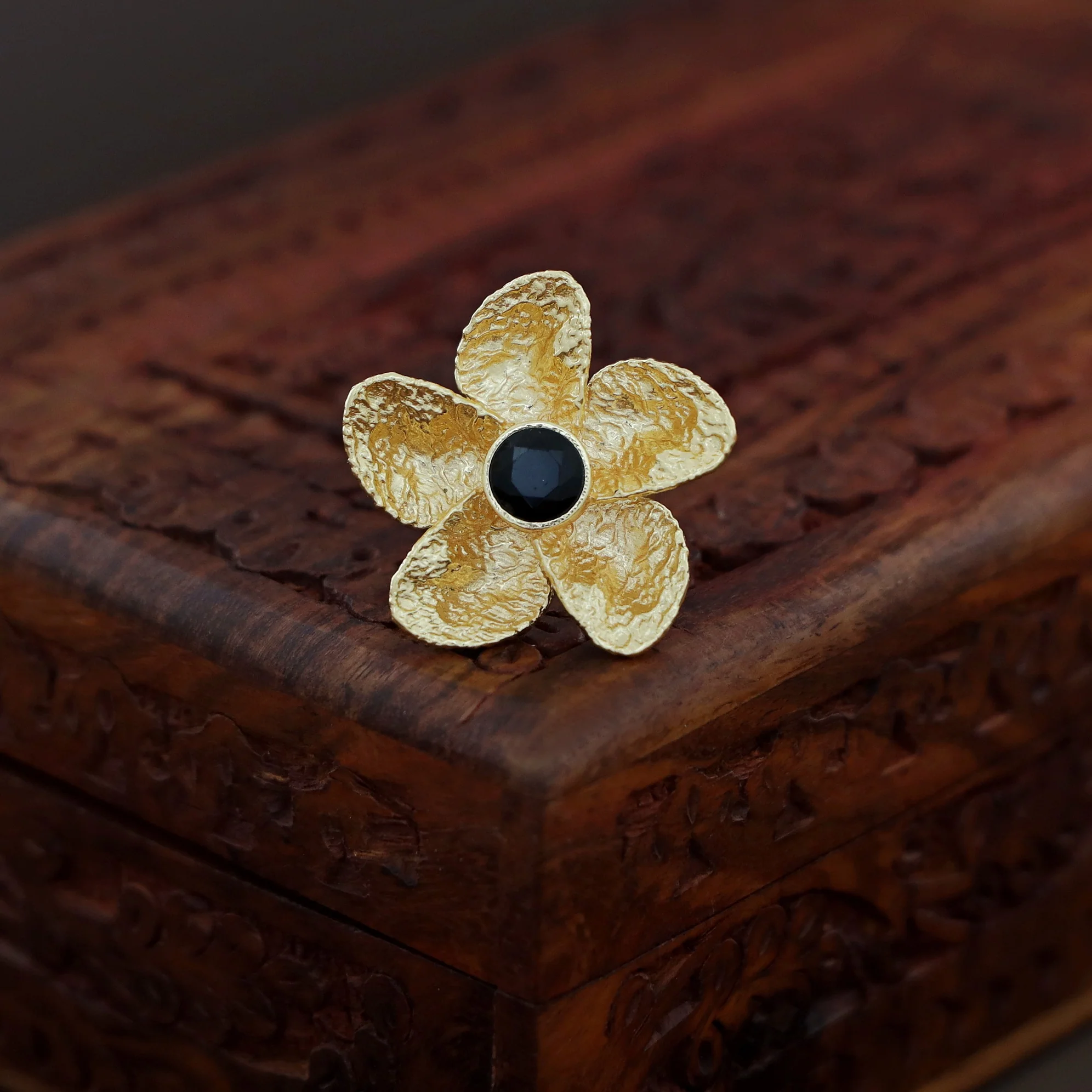 Fritha Hammered Floral Glossy Ring - Image 6