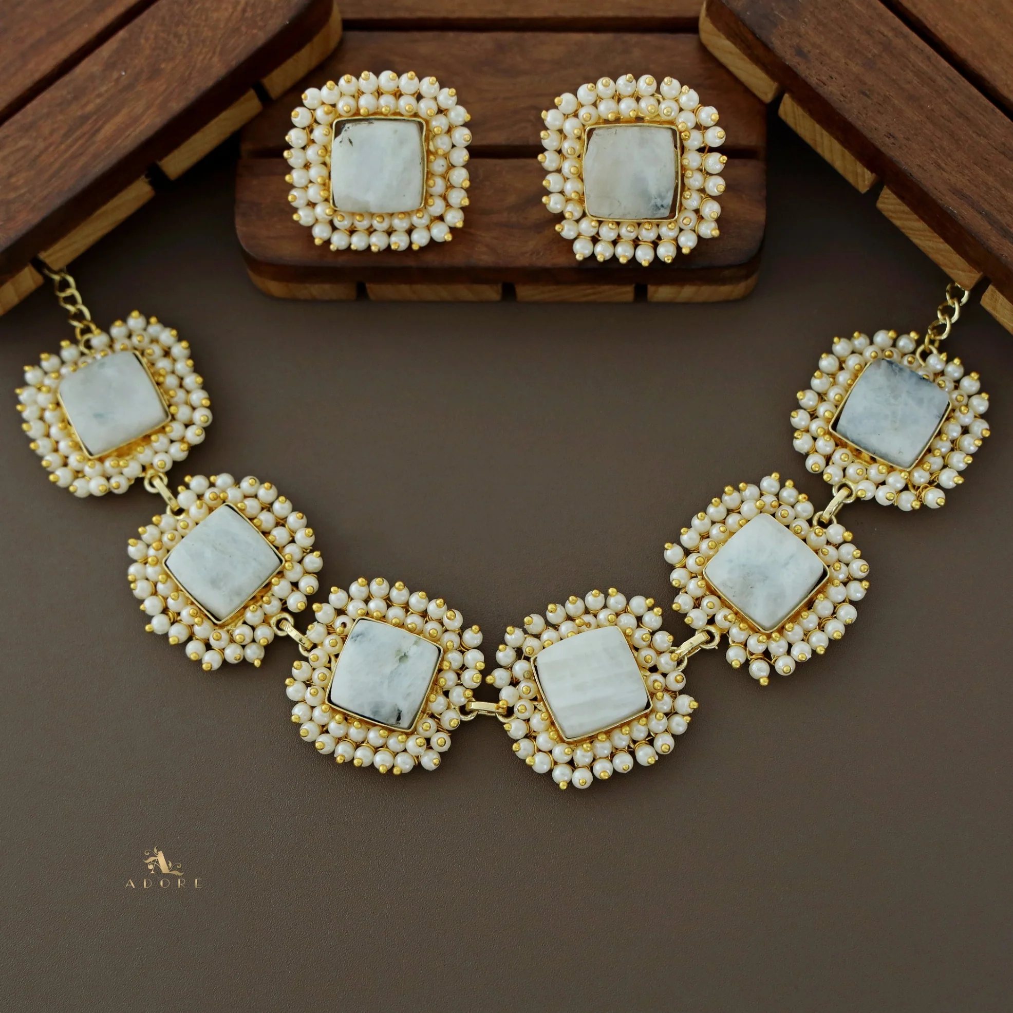 Full Pearl Square Choker With Earring - Image 14