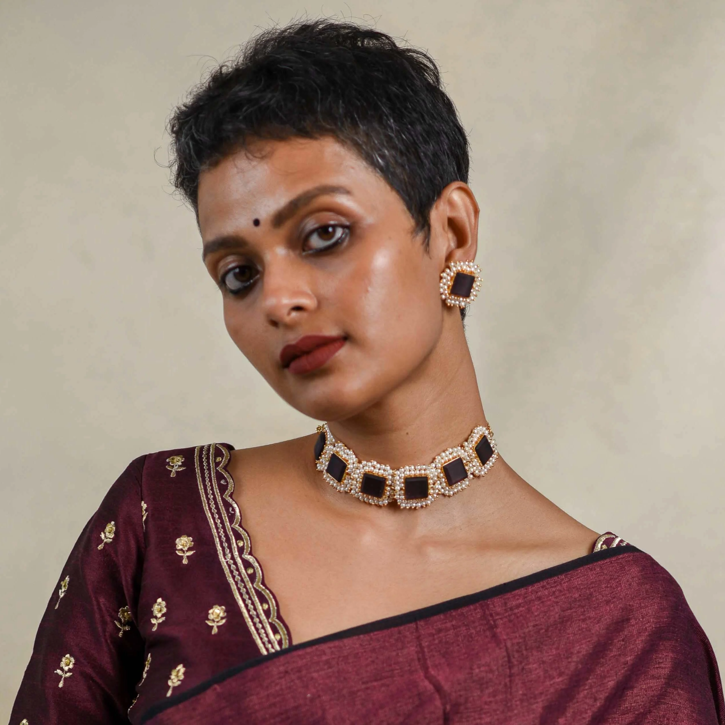 Full Pearl Square Choker With Earring - Image 21