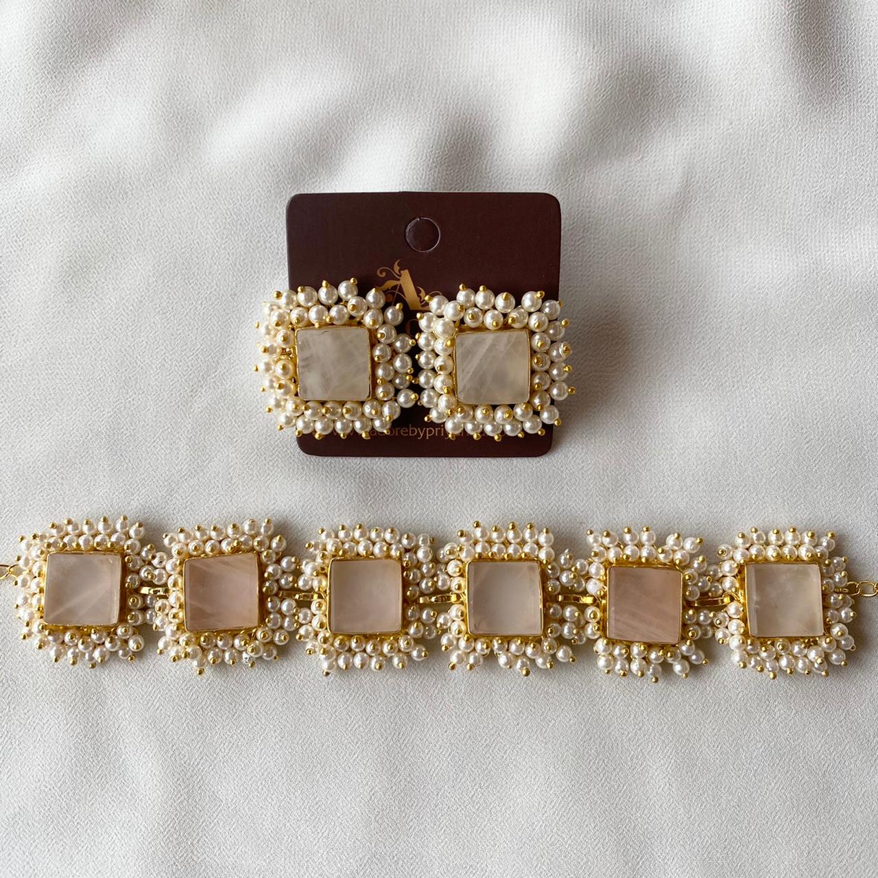 Full Pearl Square Choker With Earring - Image 23