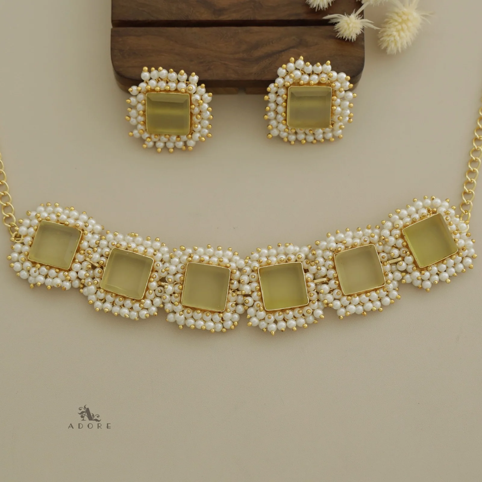 Full Pearl Square Choker With Earring - Image 5