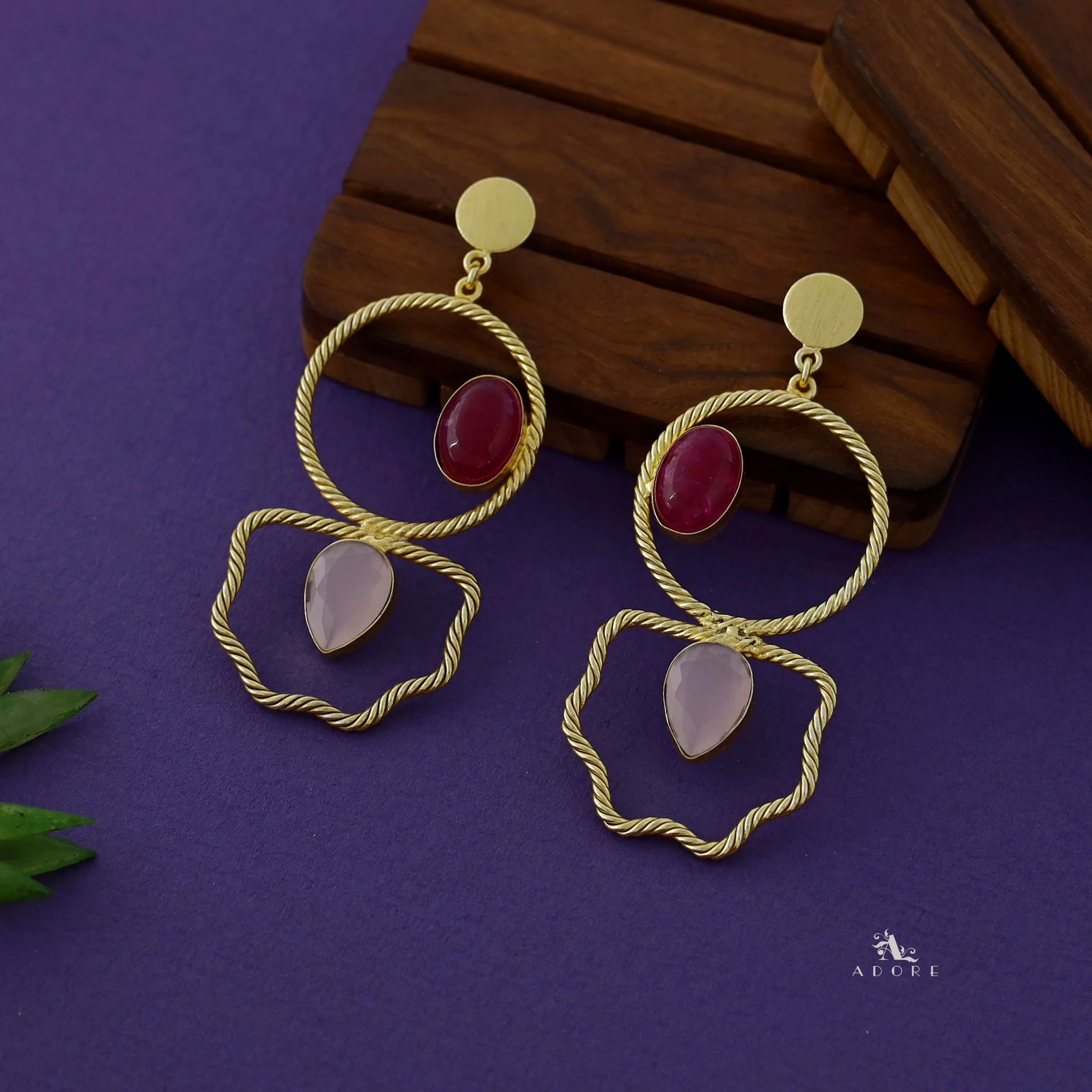 Galleria Twisted Golden Circle Glossy Stone Earring - Image 4