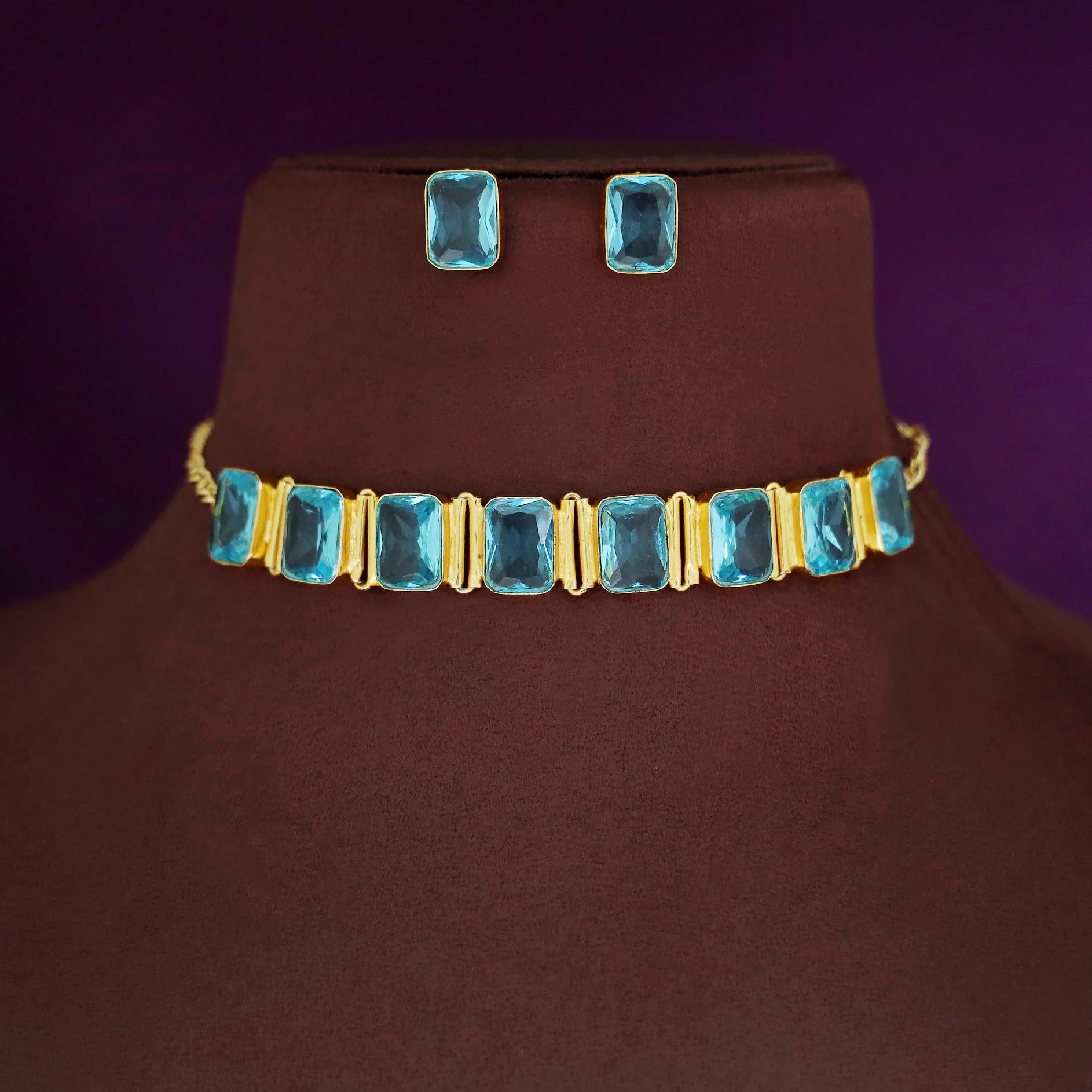 Gayal Glossy Rectangle Choker With Stud - Image 10