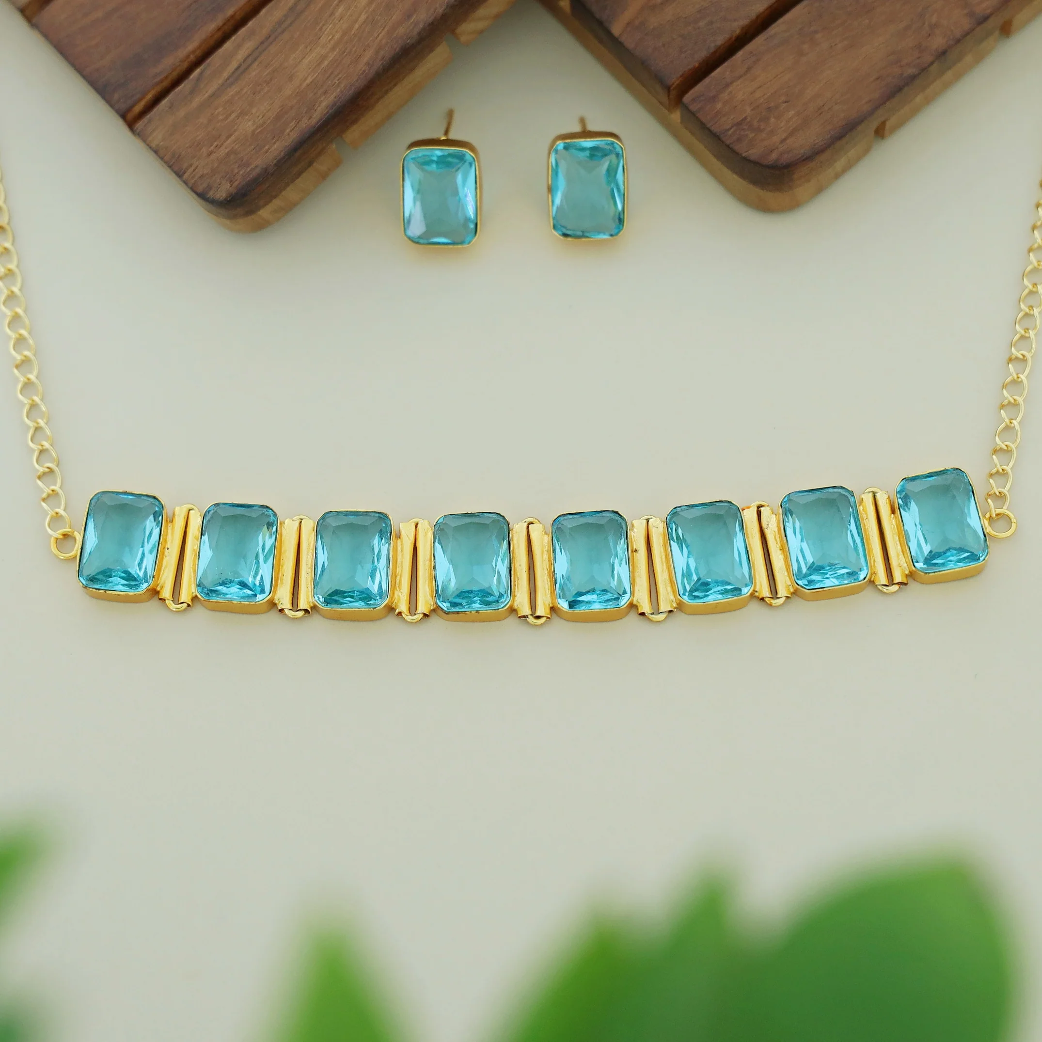 Gayal Glossy Rectangle Choker With Stud - Image 2