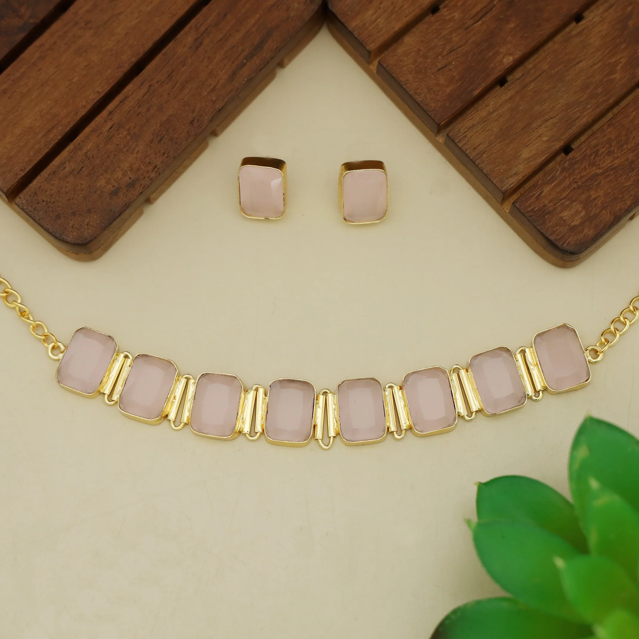 Gayal Glossy Rectangle Choker With Stud - Image 4