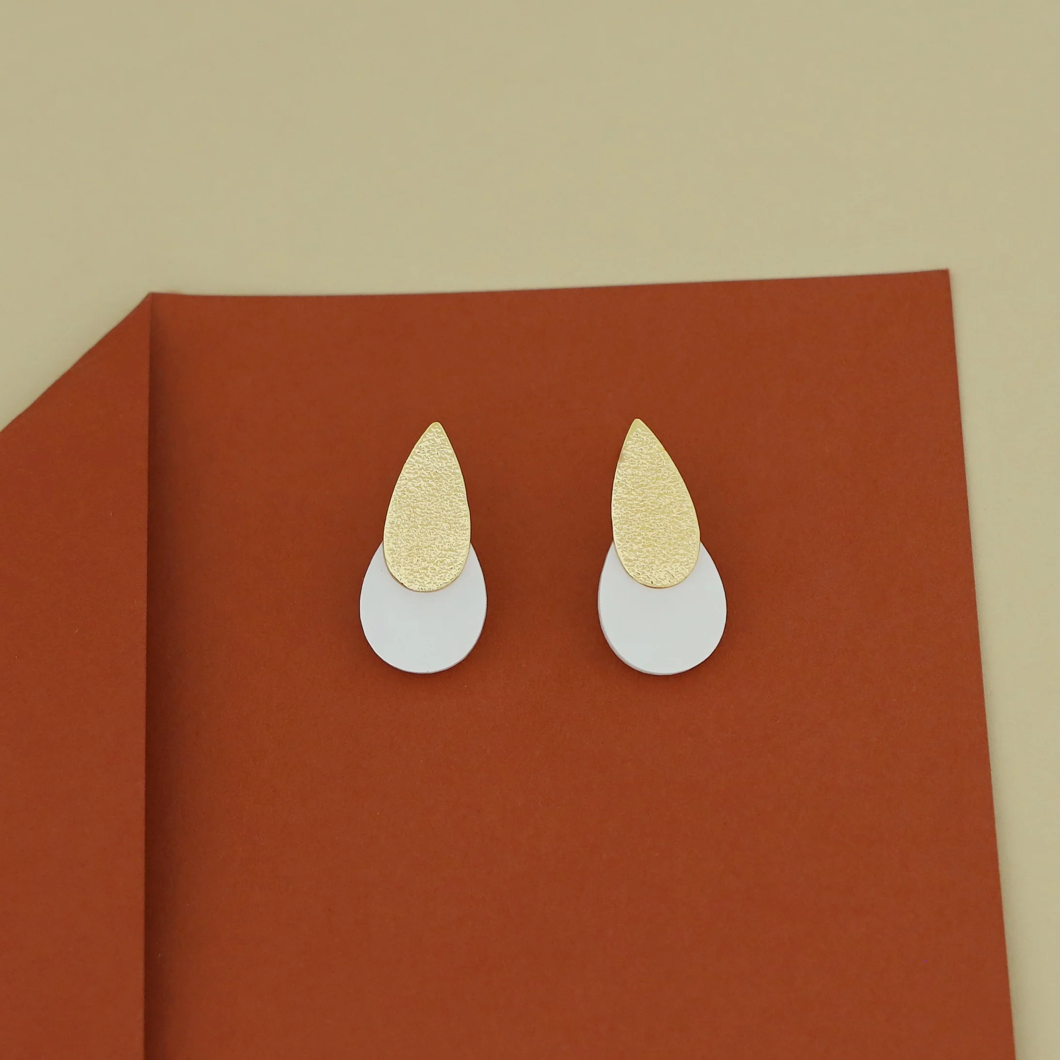 Gazala Textured Golden Drop MOP Earring - Image 2
