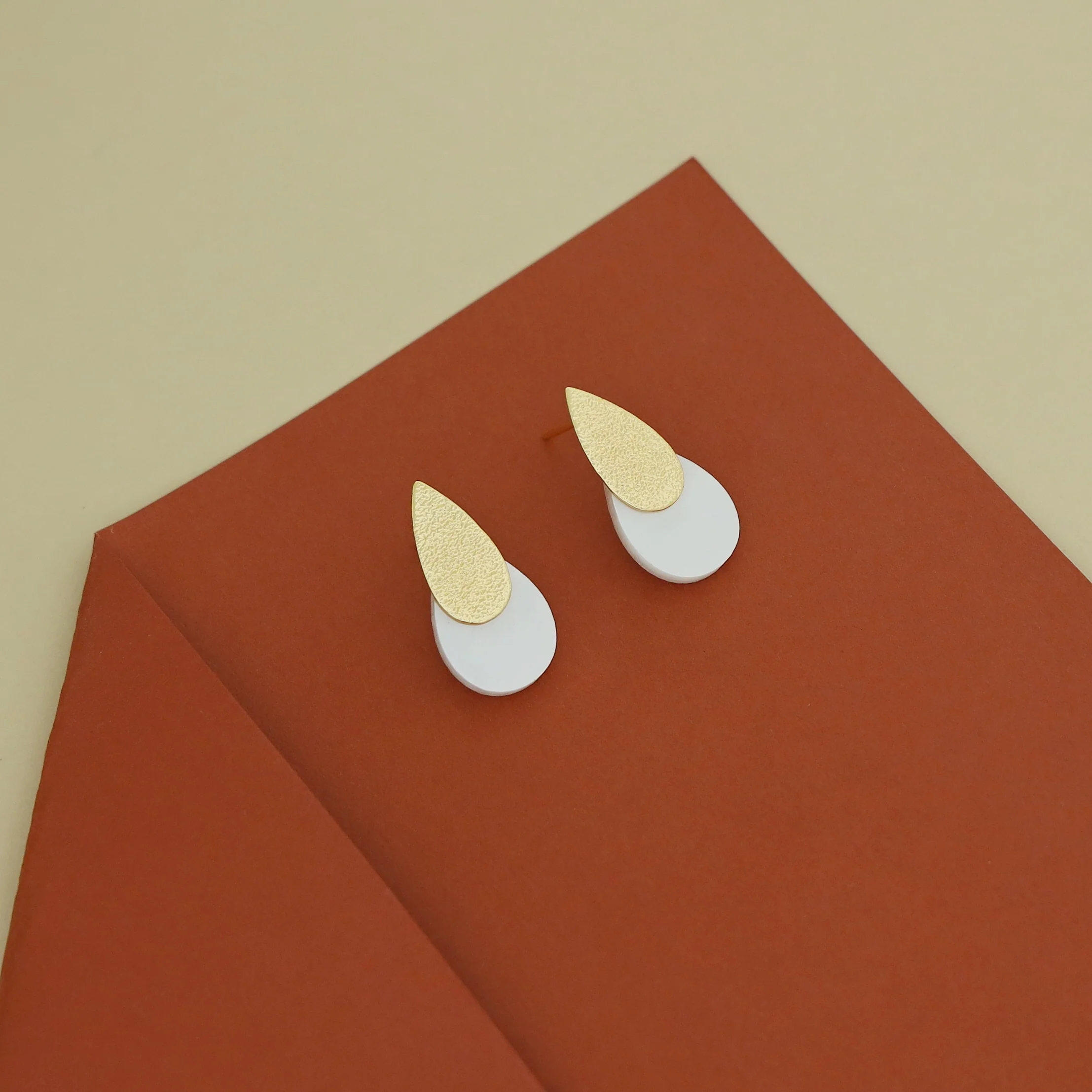 Gazala Textured Golden Drop MOP Earring - Image 3