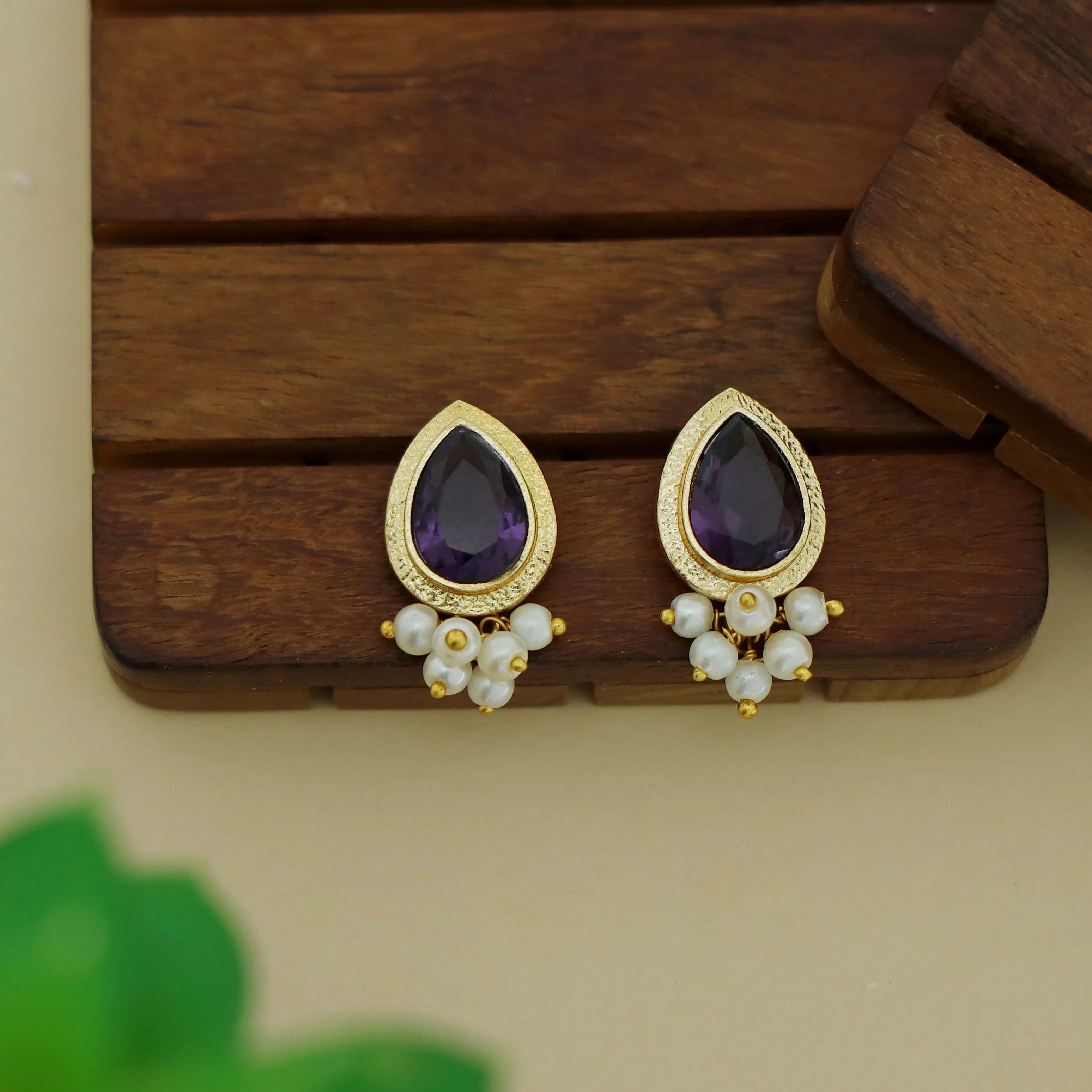 Giada Textured Drop Glossy Stone Pearl Earring - Image 3