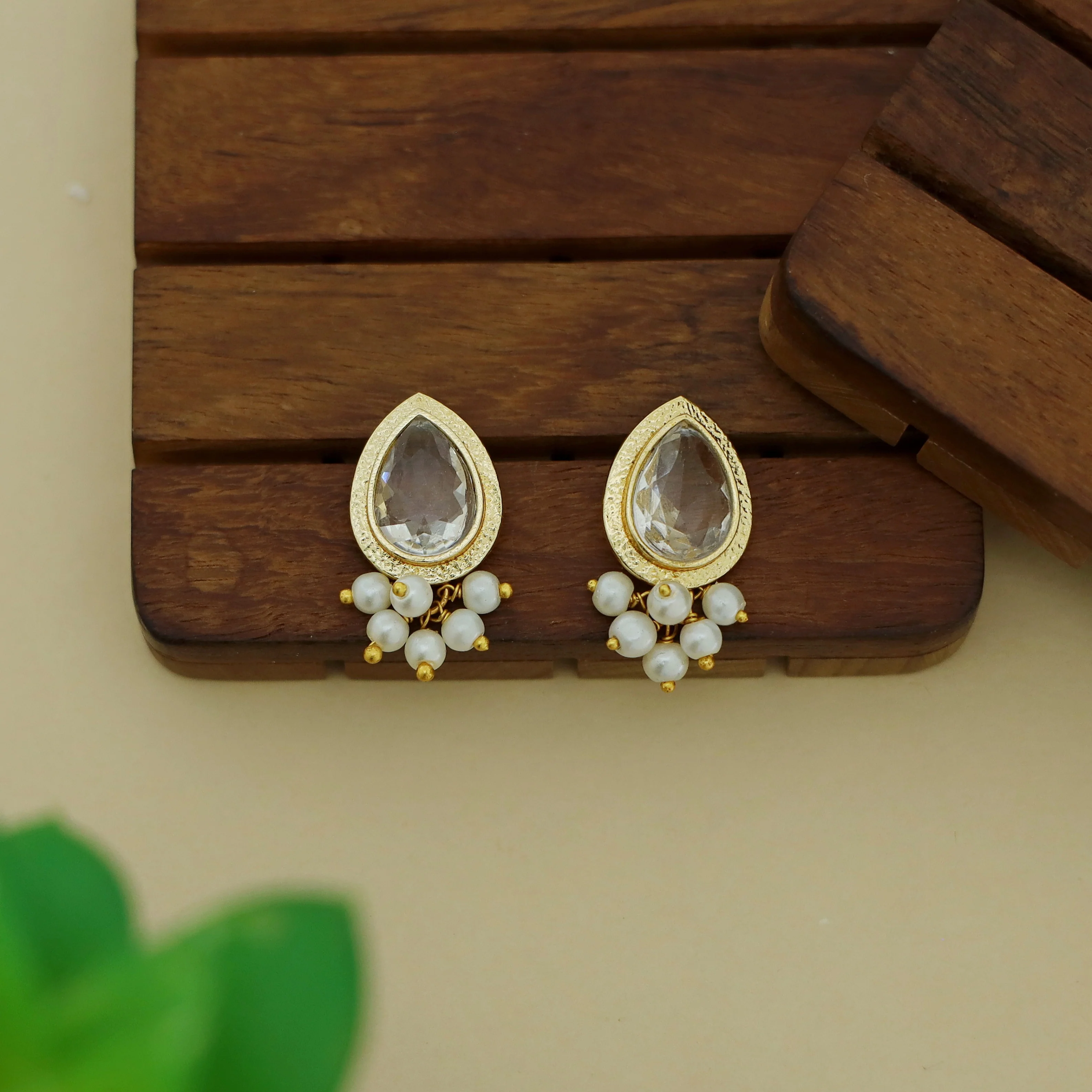 Giada Textured Drop Glossy Stone Pearl Earring - Image 4
