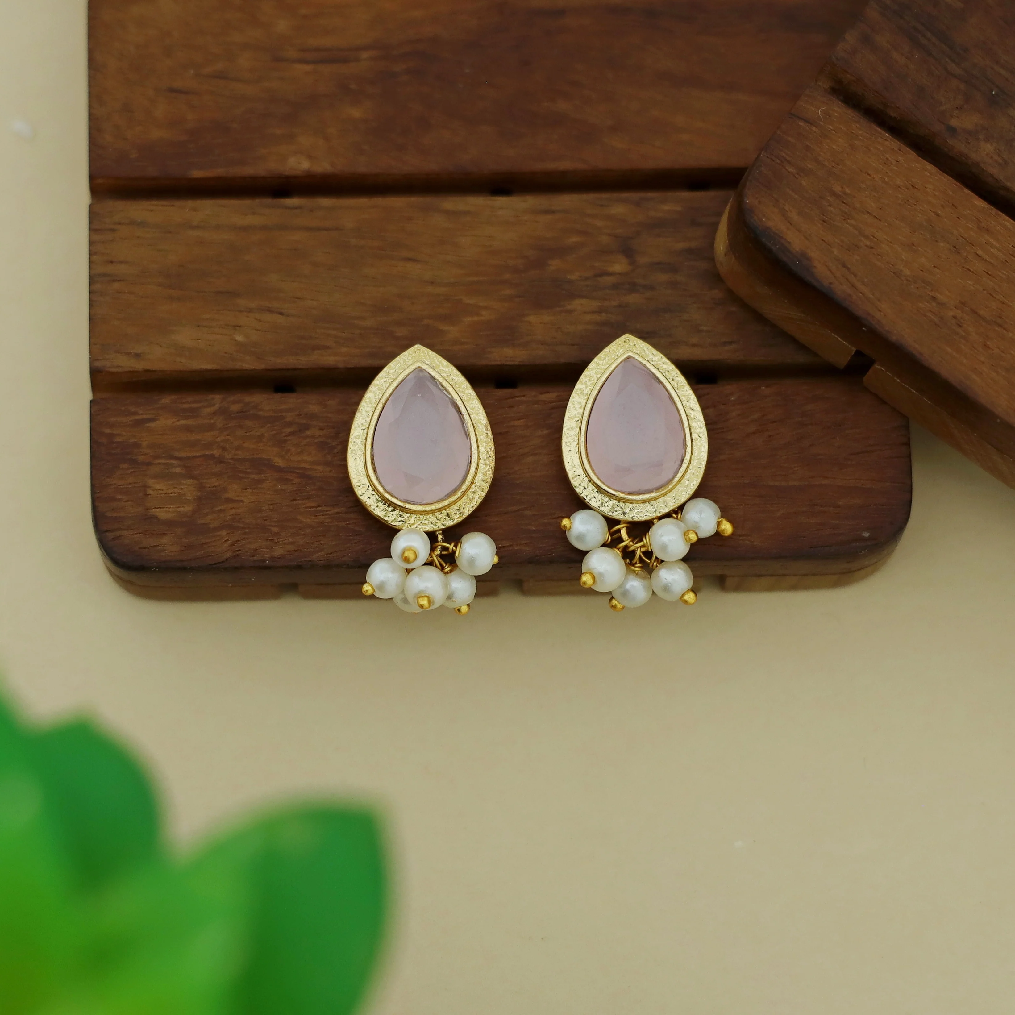 Giada Textured Drop Glossy Stone Pearl Earring - Image 9