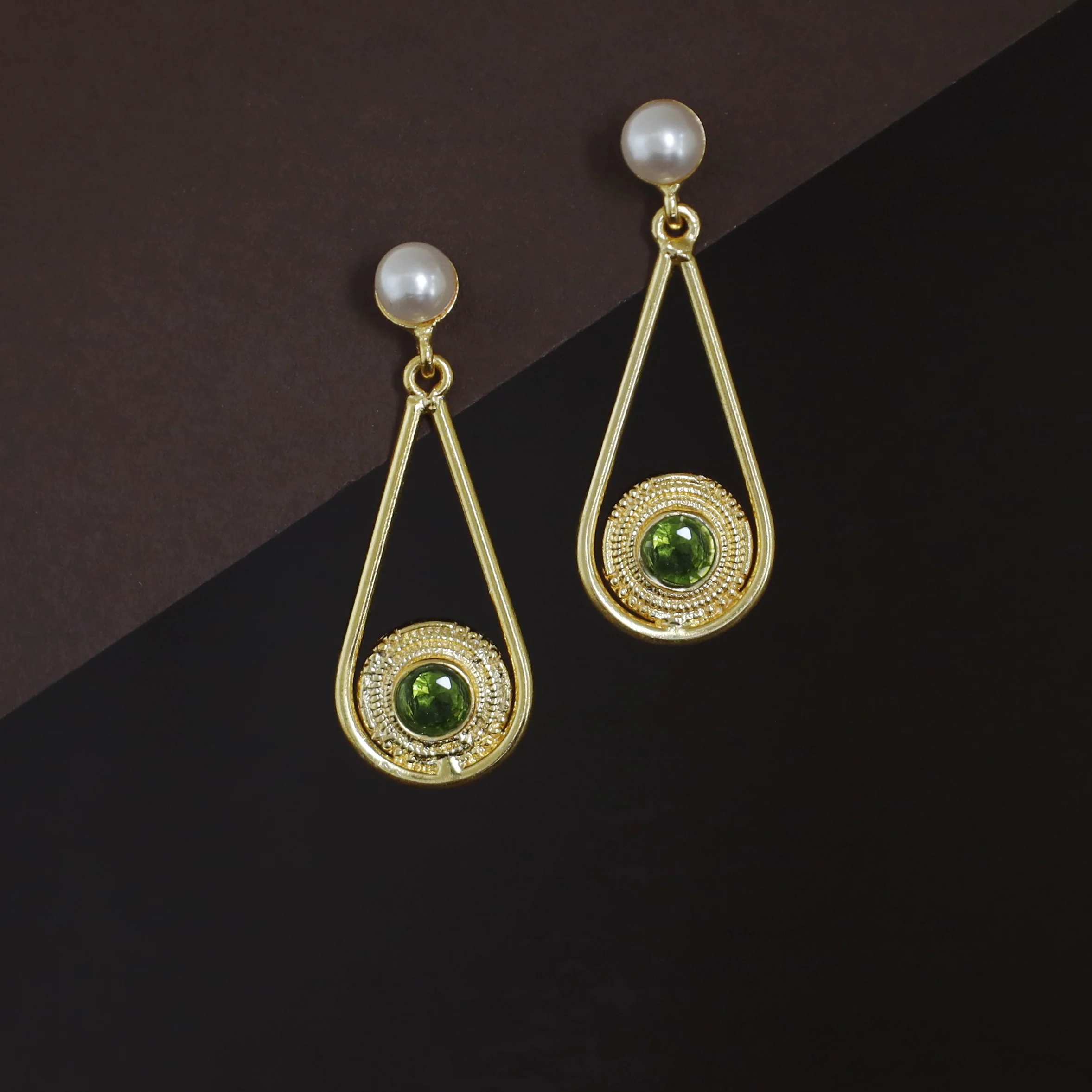 Ginny Golden Swing Pearl Glossy Earring - Image 4