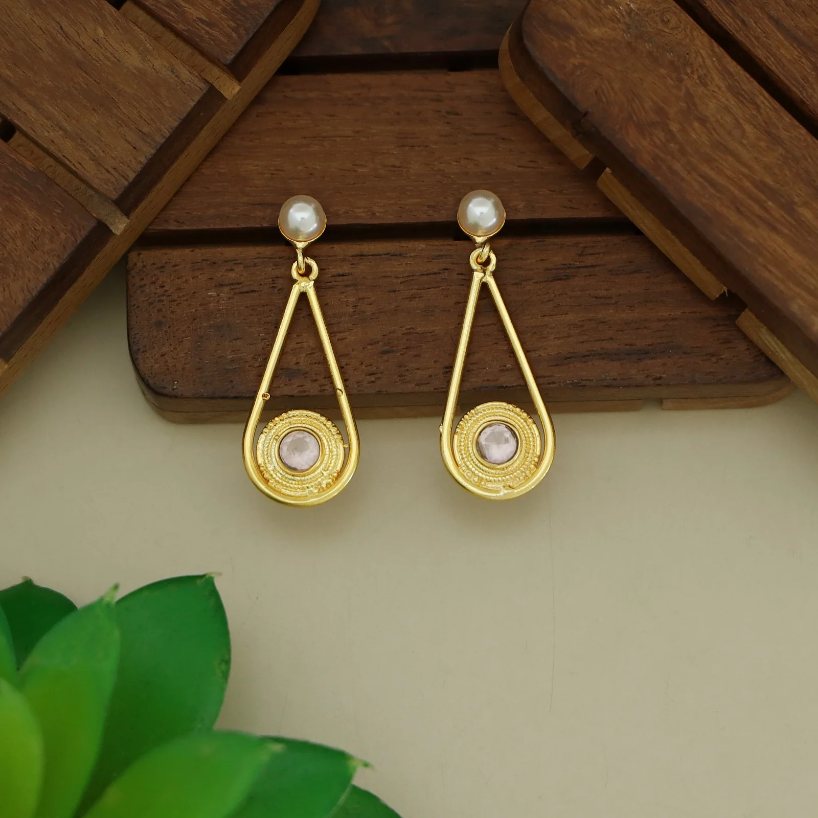 Ginny Golden Swing Pearl Glossy Earring - Image 6