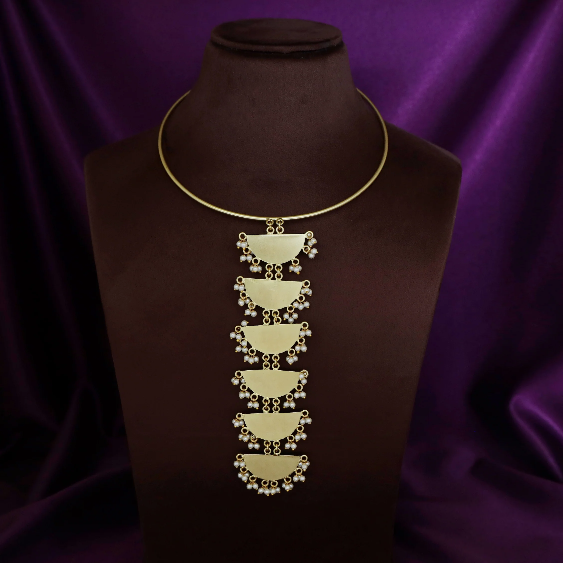 Golden Eva Hanging Half Circle Cluster Pearl Neck Cuff - Image 2