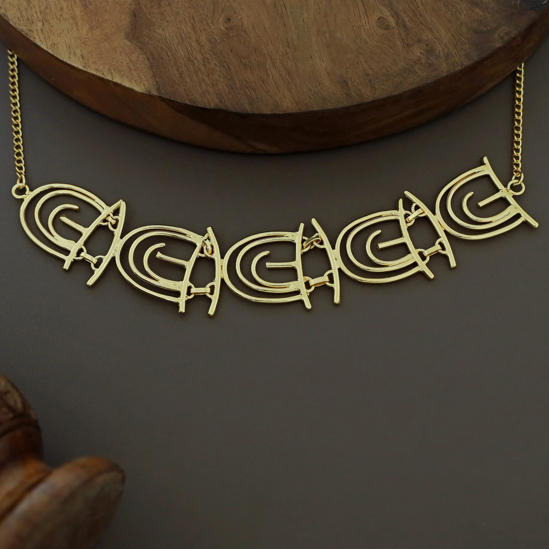 Giyanna Golden Arch Choker - Image 3