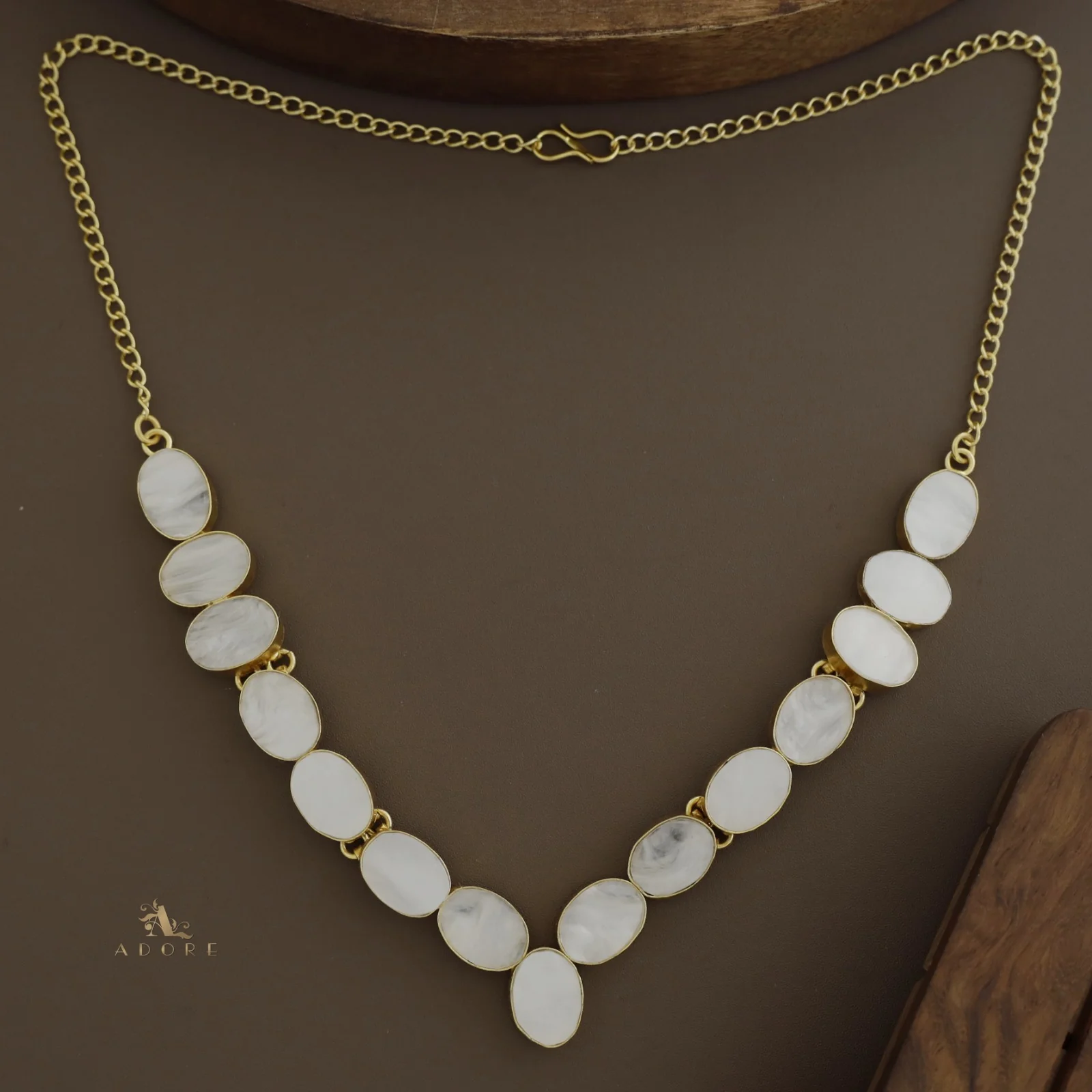 Glam MOP Neckpiece - Image 2