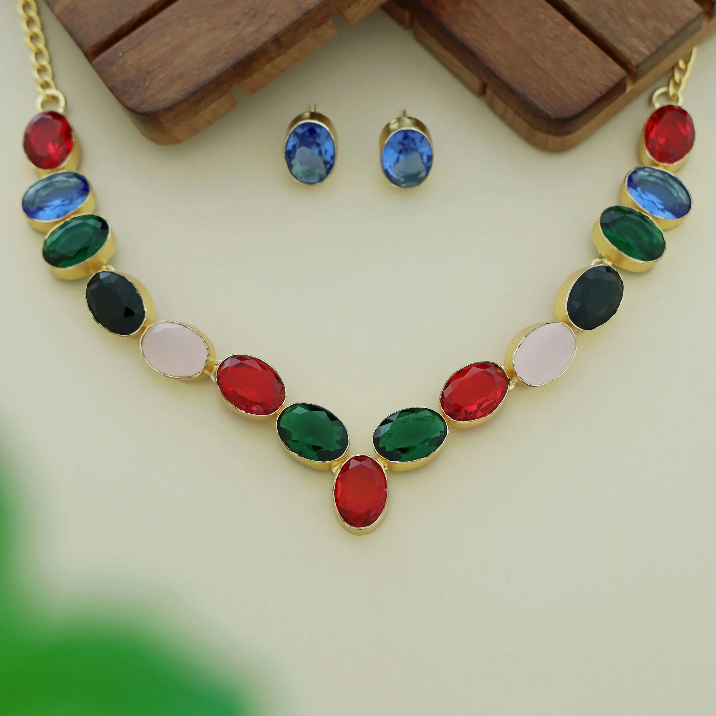 Glam Neckpiece Plus Stud - Image 25