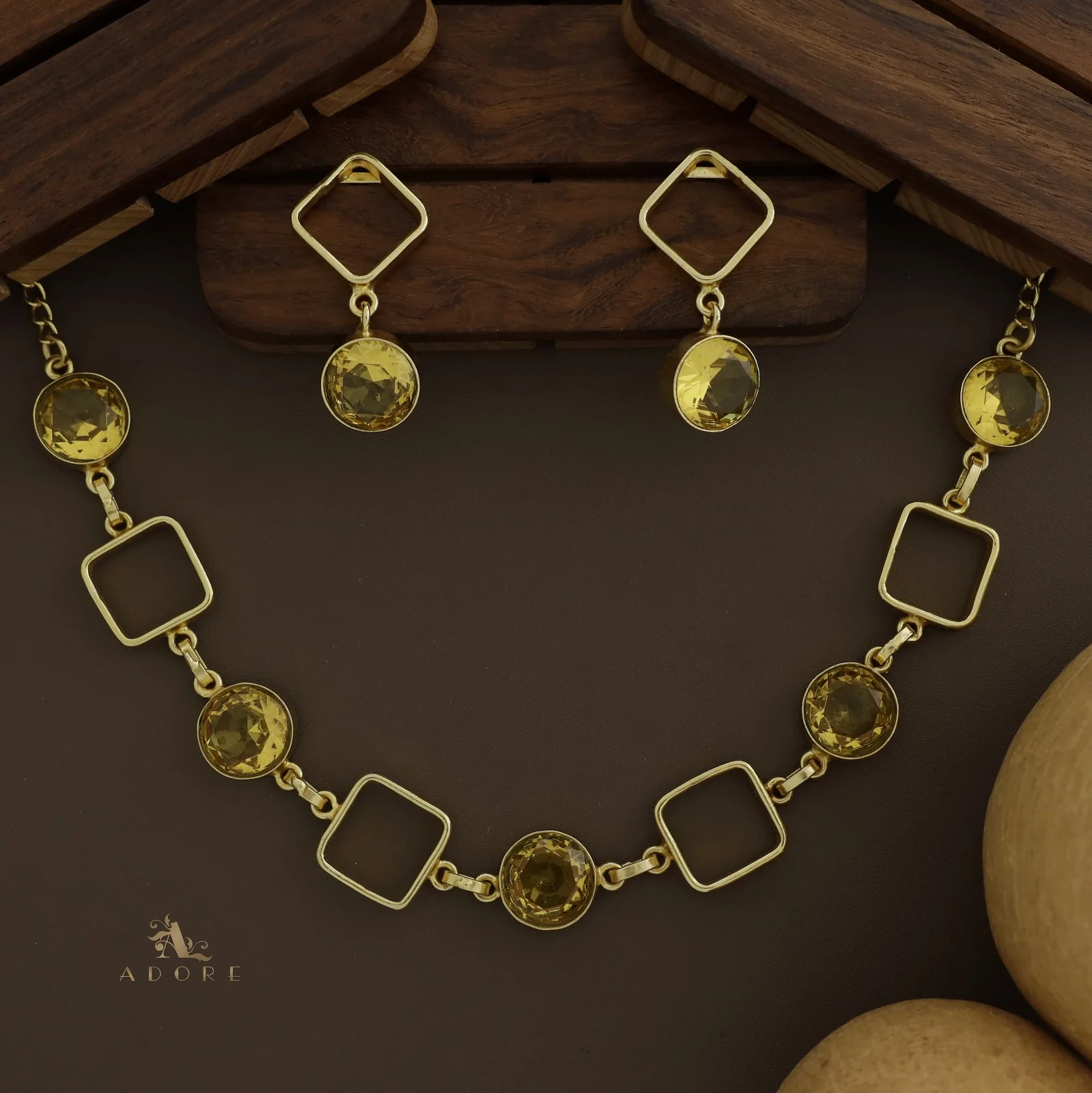 Glossy 4 Square Neckpiece With Earring - Image 3