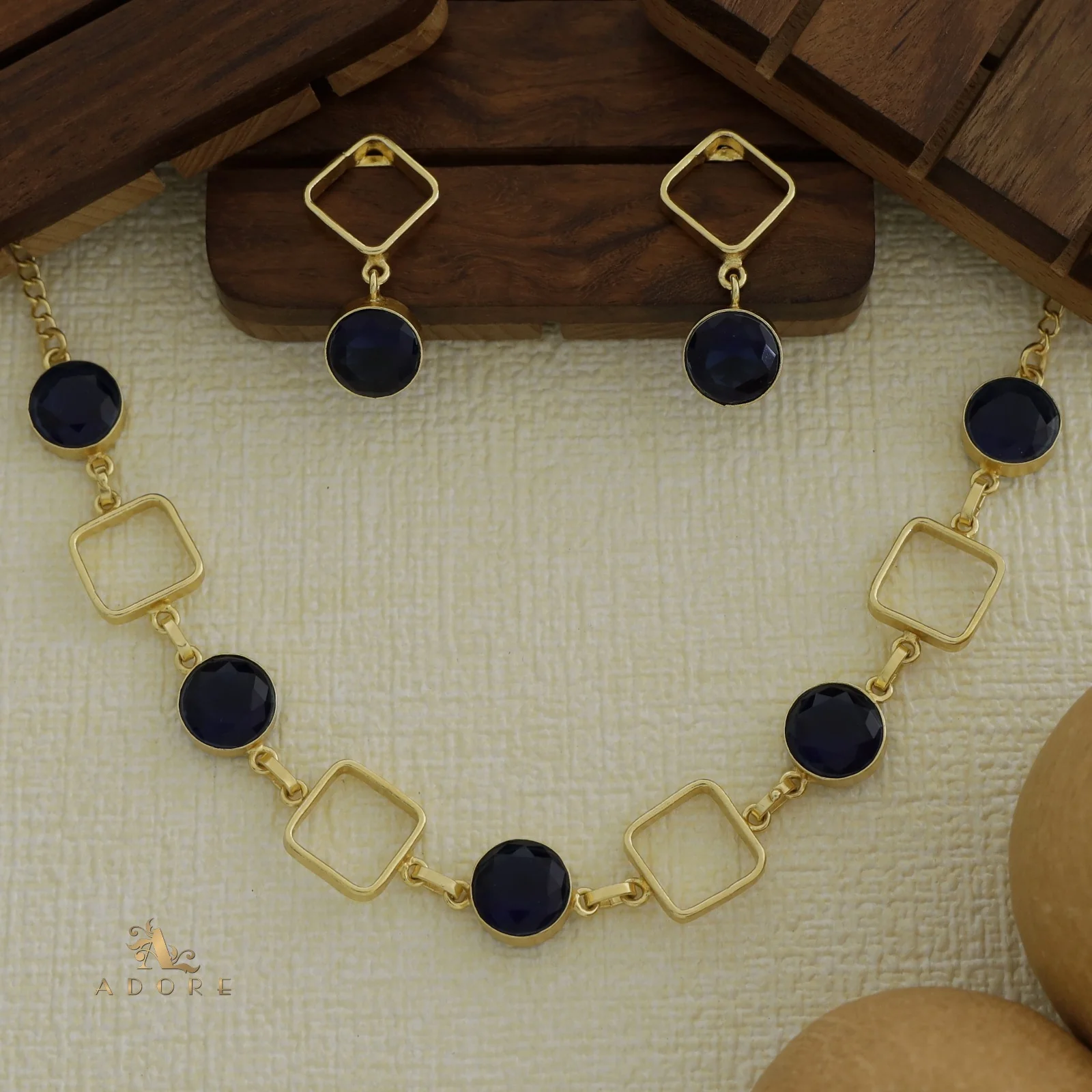 Glossy 4 Square Neckpiece With Earring - Image 5