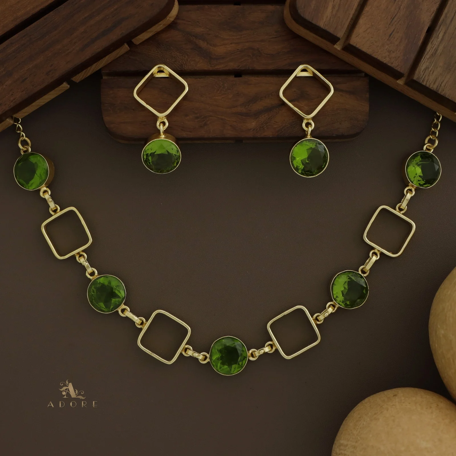 Glossy 4 Square Neckpiece With Earring - Image 7