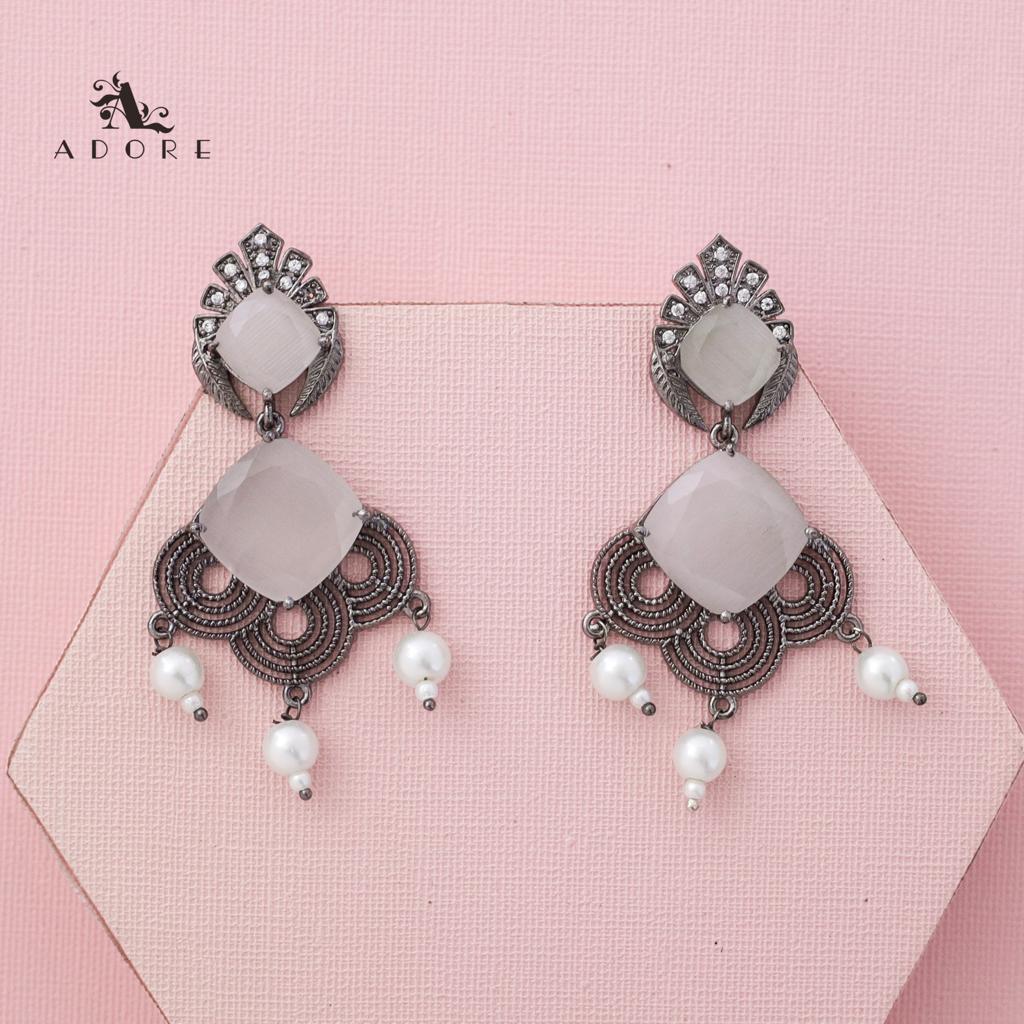 Glossy Alega Pearl Earring - Image 12