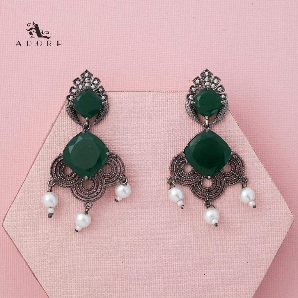 Glossy Alega Pearl Earring - Image 3