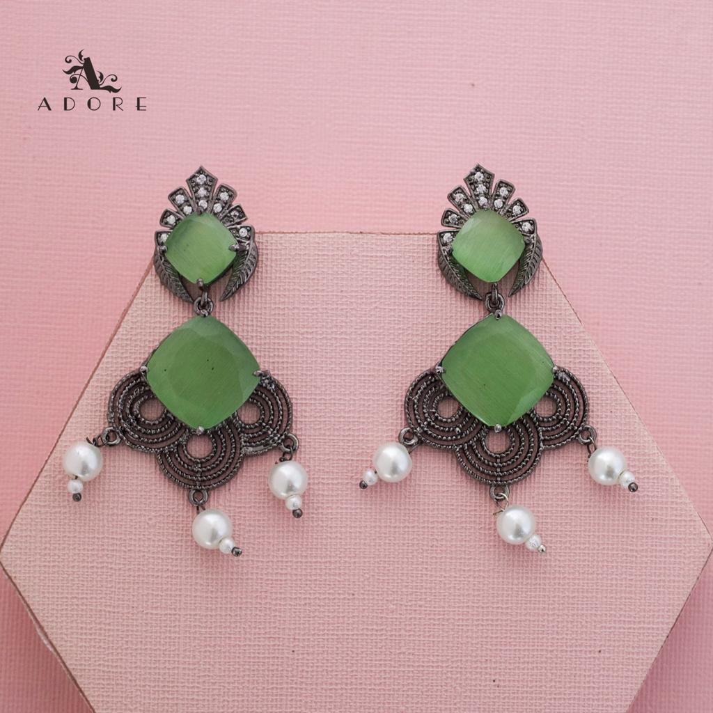 Glossy Alega Pearl Earring - Image 4