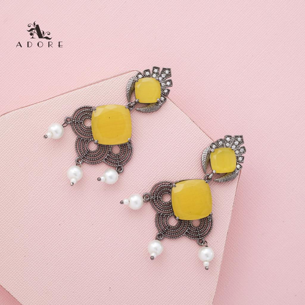 Glossy Alega Pearl Earring - Image 7