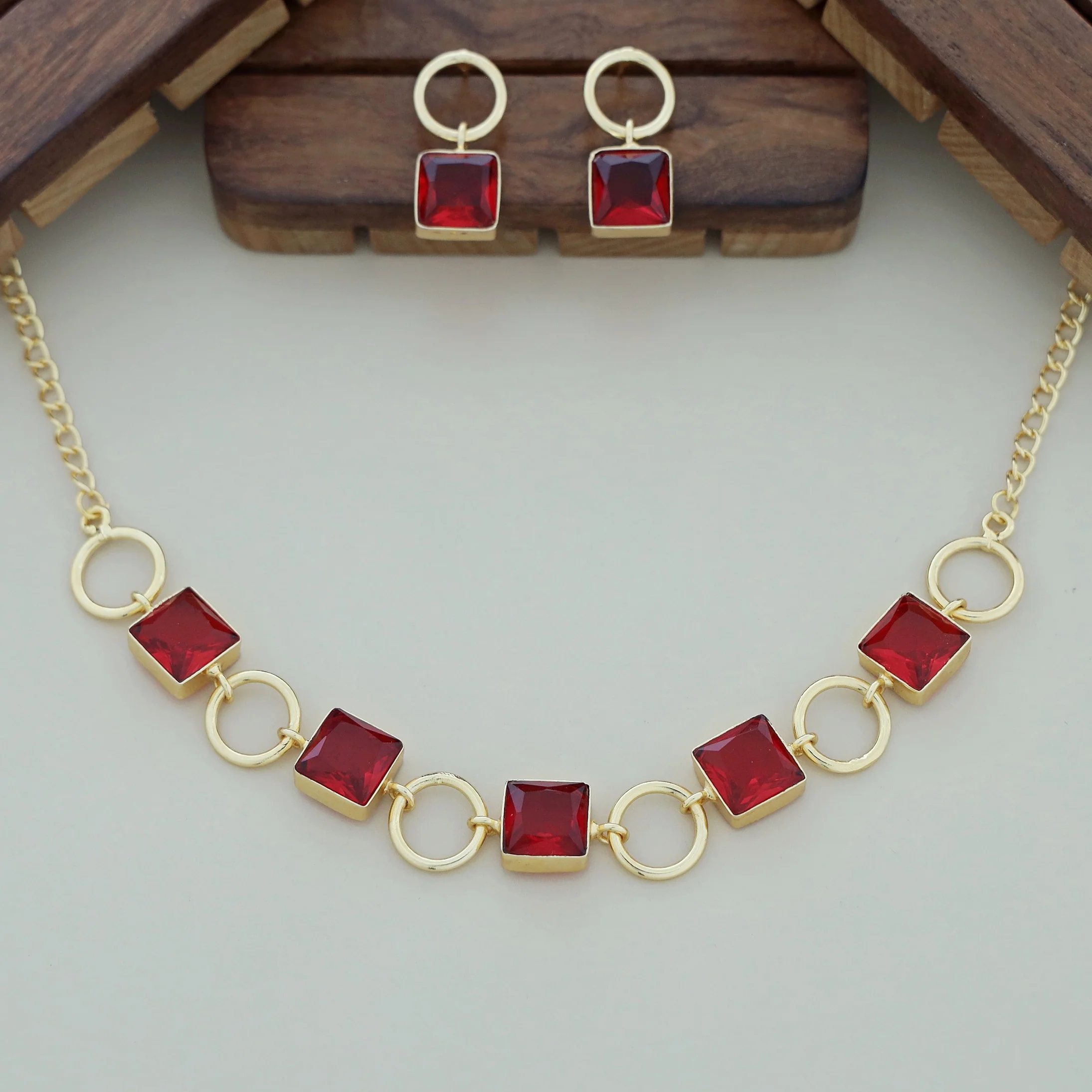 Glossy Anayra Golden Circle And Square Neckpiece With Earring - Image 11