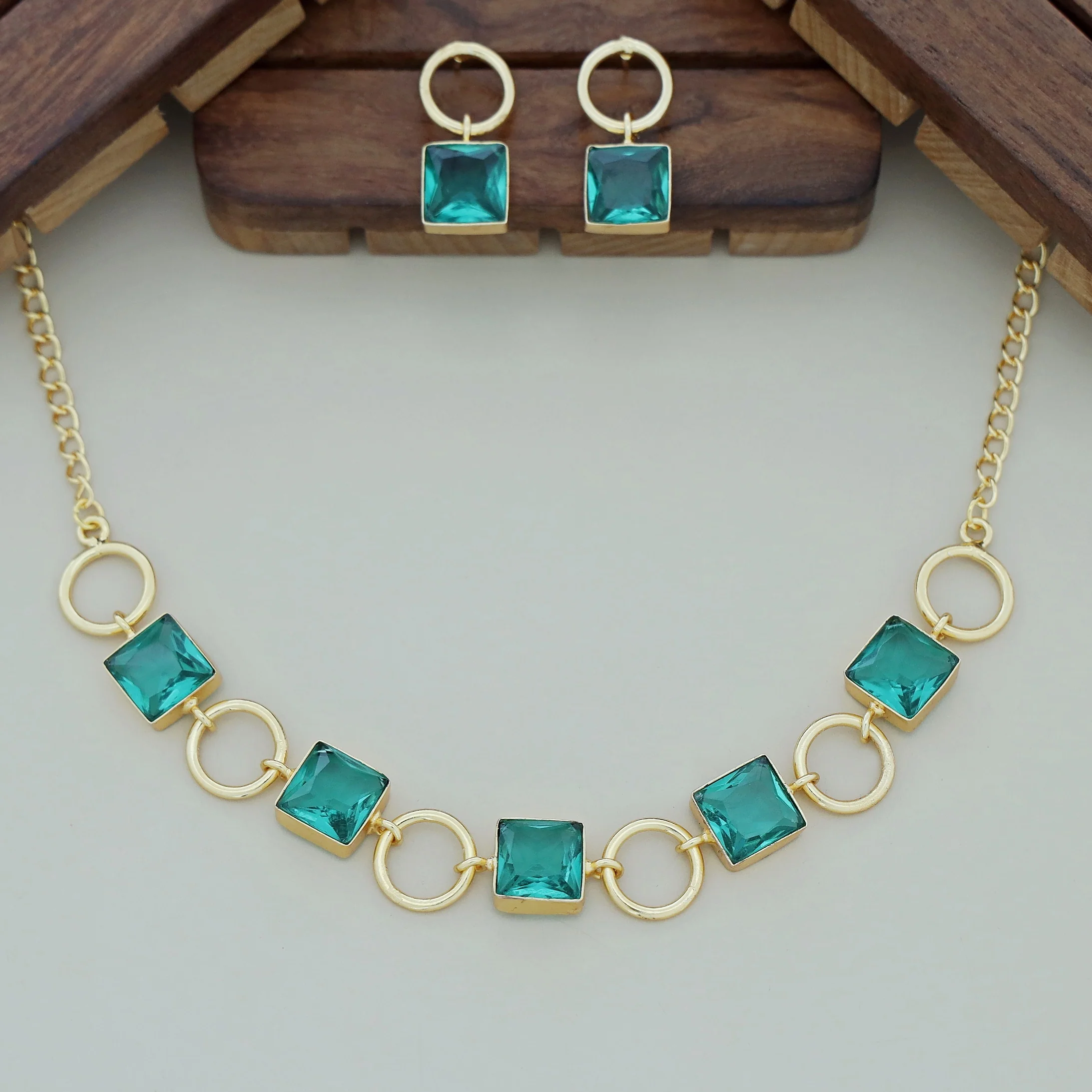Glossy Anayra Golden Circle And Square Neckpiece With Earring - Image 17