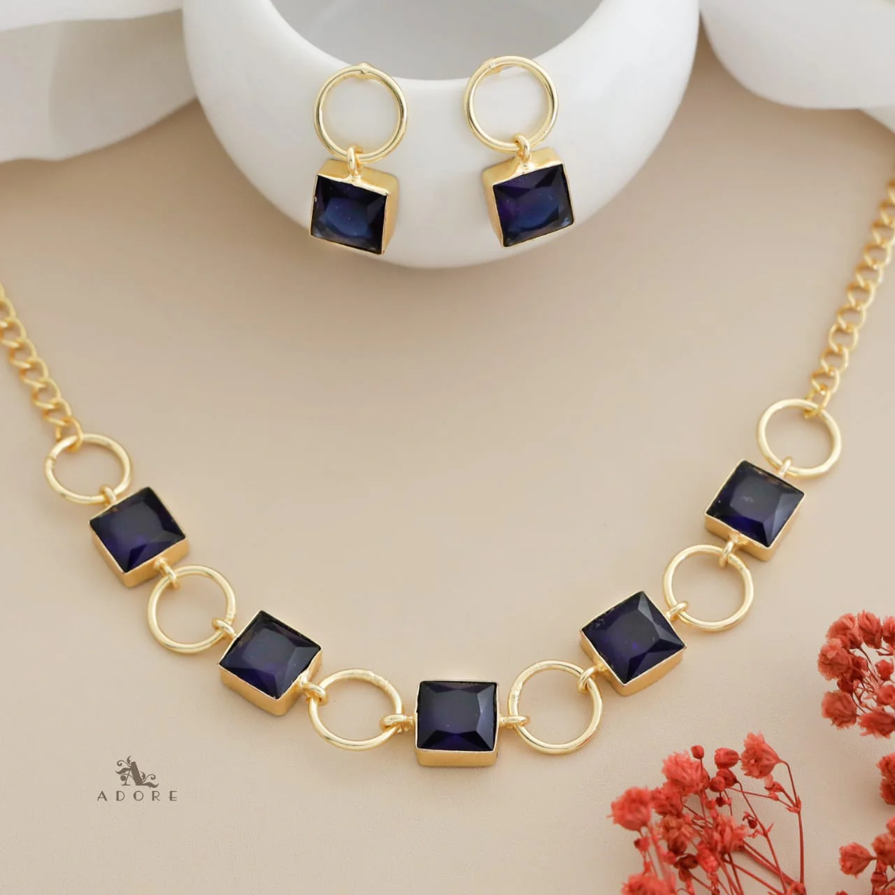 Glossy Anayra Golden Circle And Square Neckpiece With Earring - Image 21
