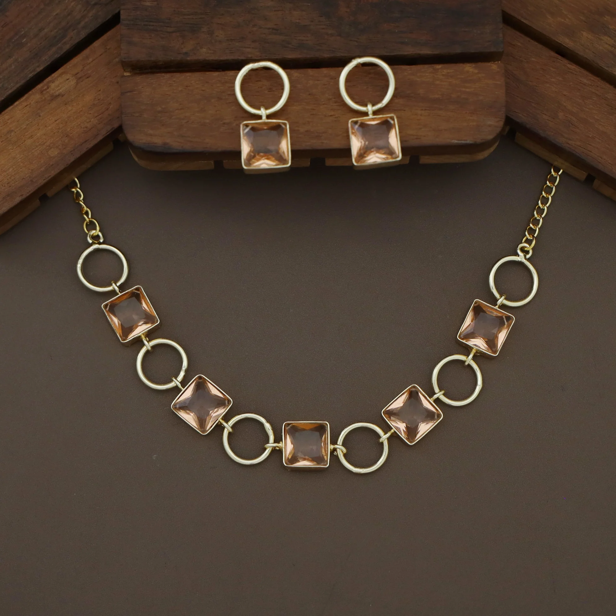 Glossy Anayra Golden Circle And Square Neckpiece With Earring - Image 32