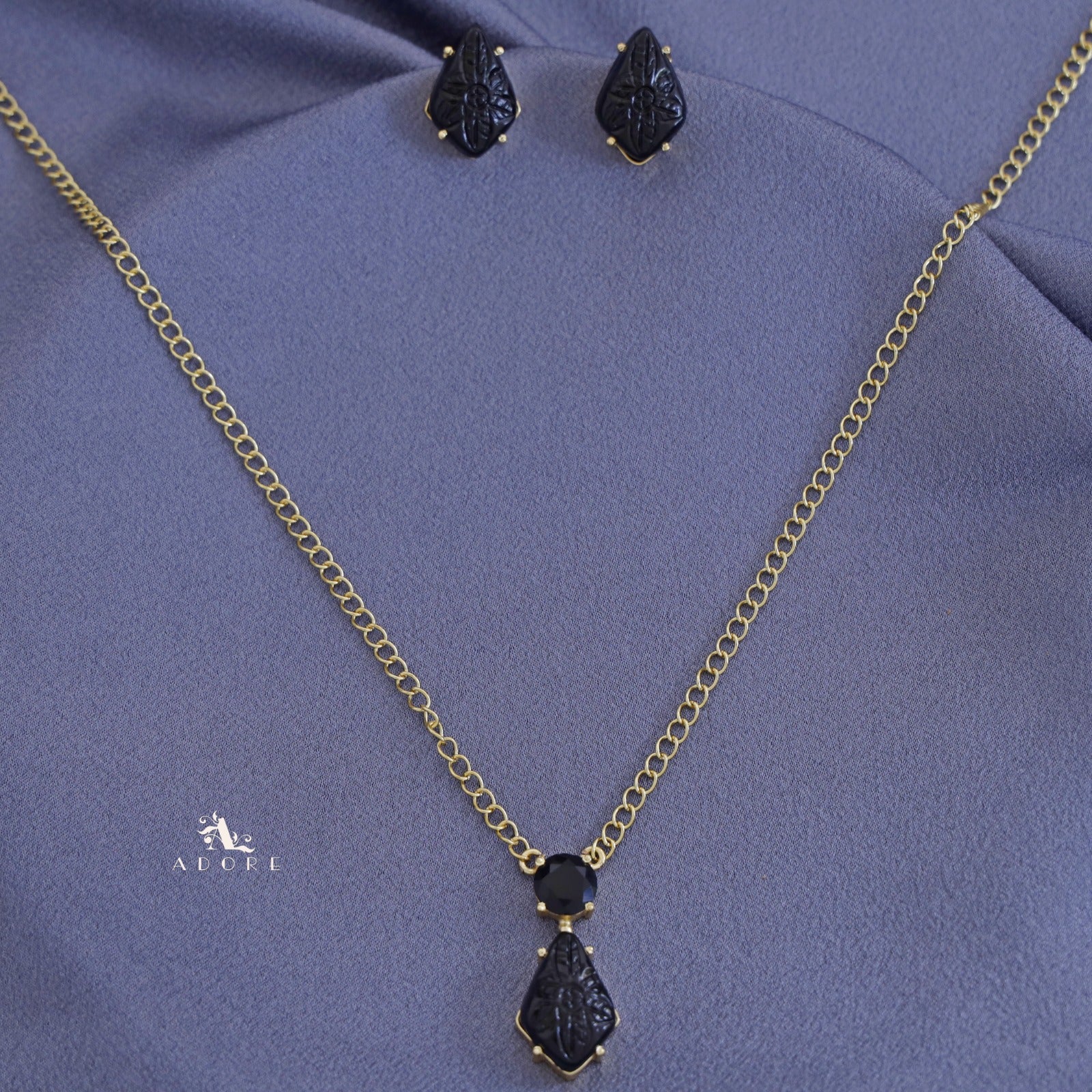 Glossy Craved Long Neckpiece  With Stud - Image 5