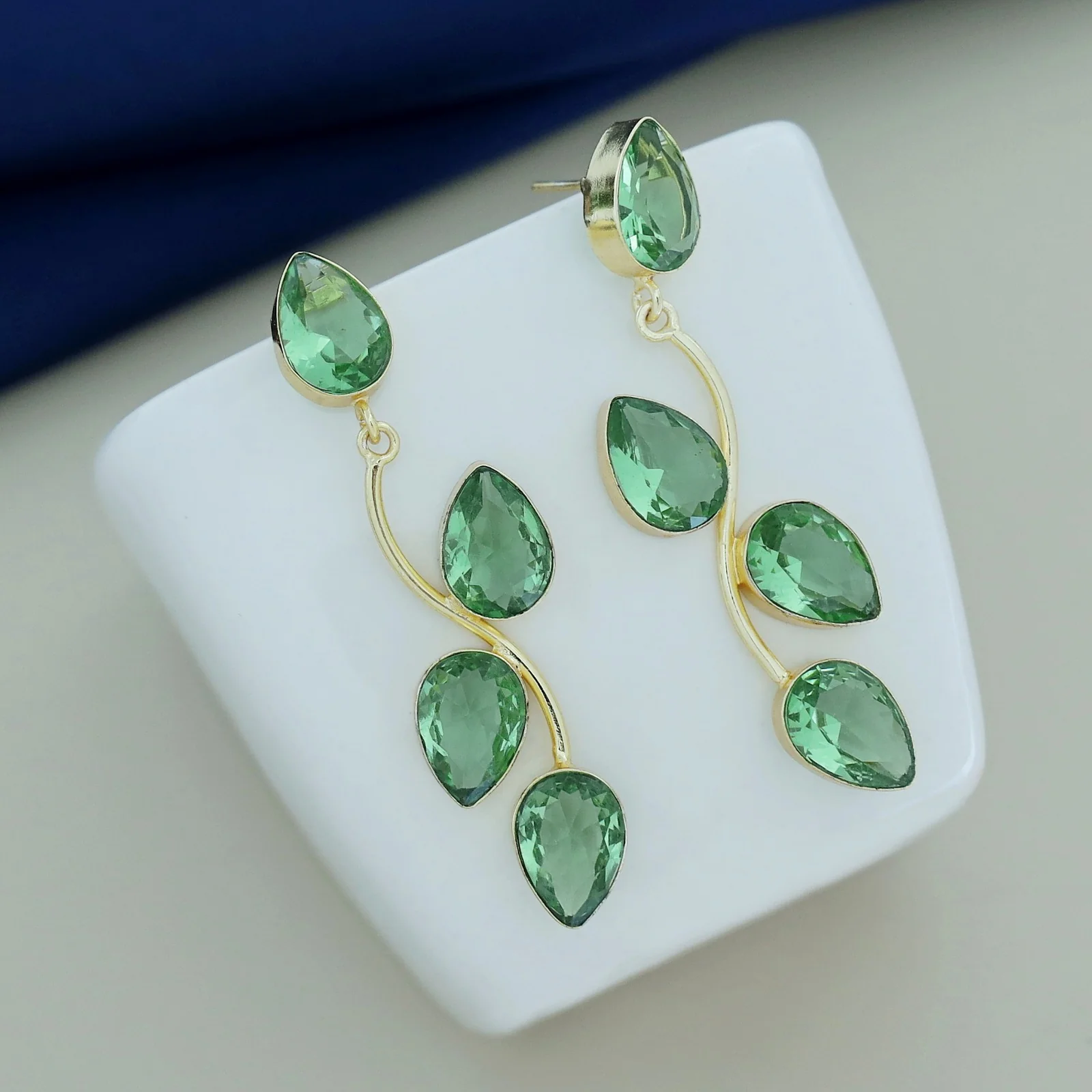Glossy Curly Leaves Earring - Image 16