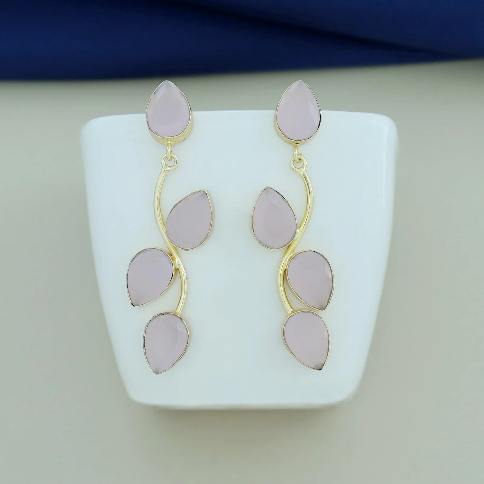 Glossy Curly Leaves Earring - Image 6