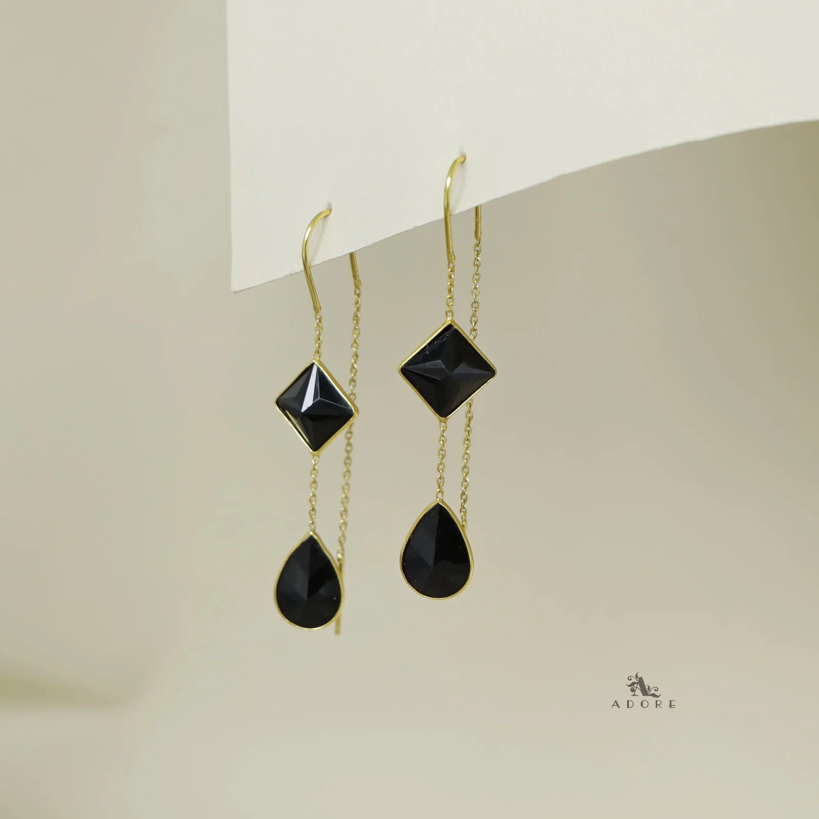 Glossy Diamond And Drop Needle And Thread Earring - Image 7