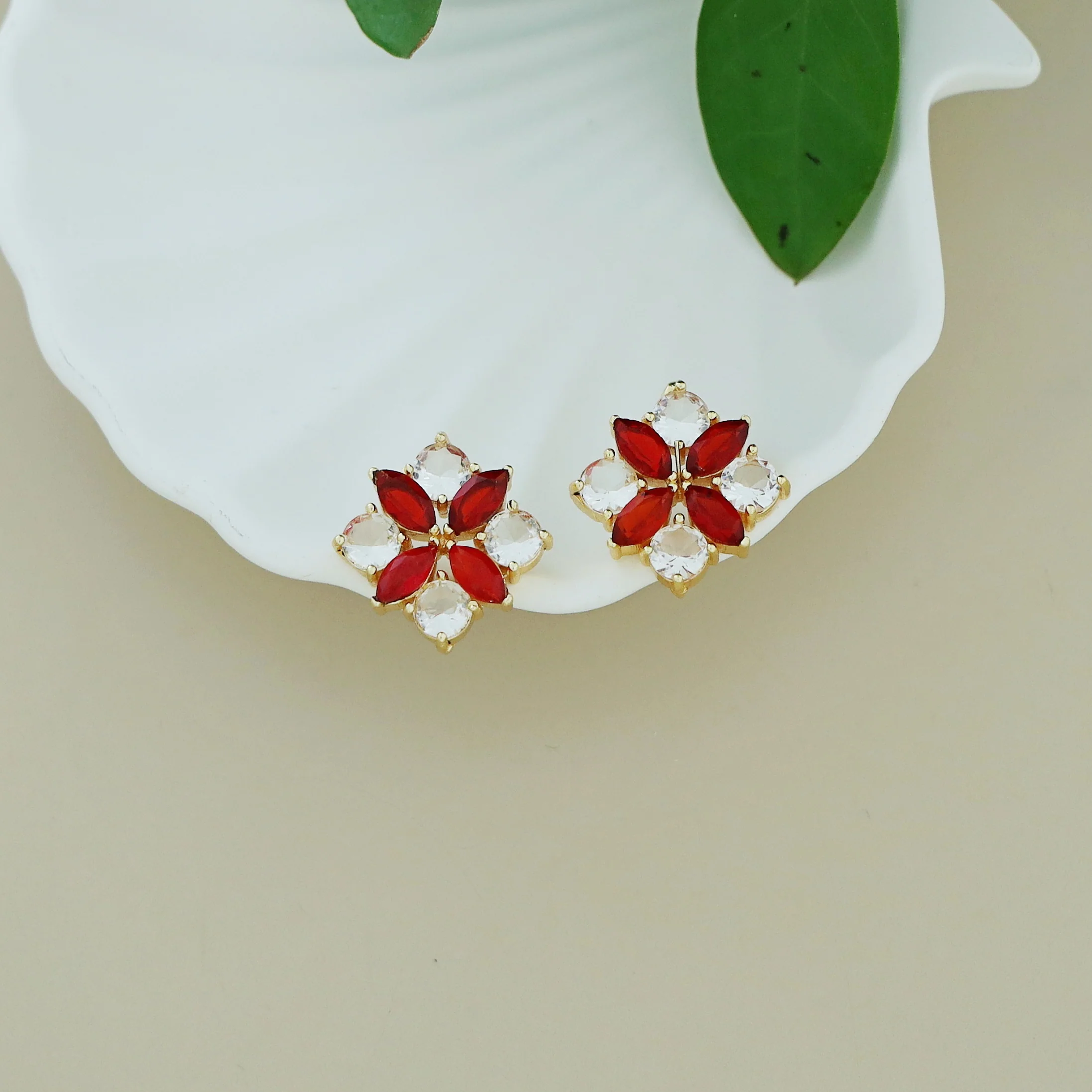 Glossy Floral Radiant Earring - Image 6