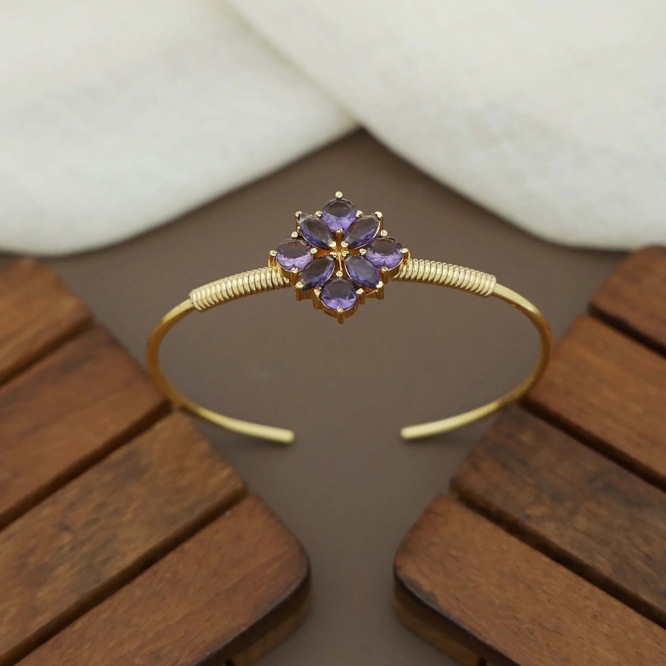 Glossy Floral Radiant Binded Bangle - Image 4