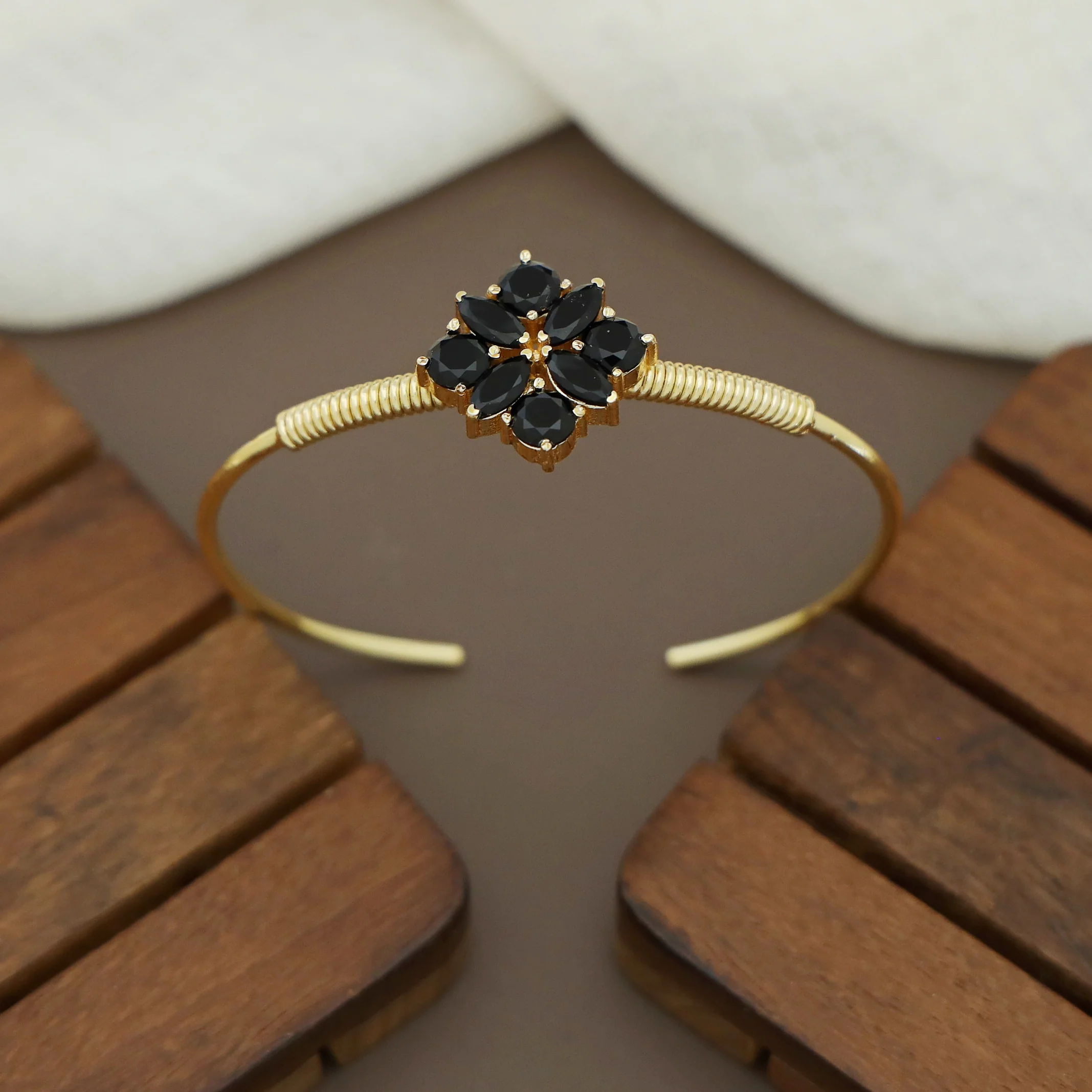 Glossy Floral Radiant Binded Bangle - Image 5
