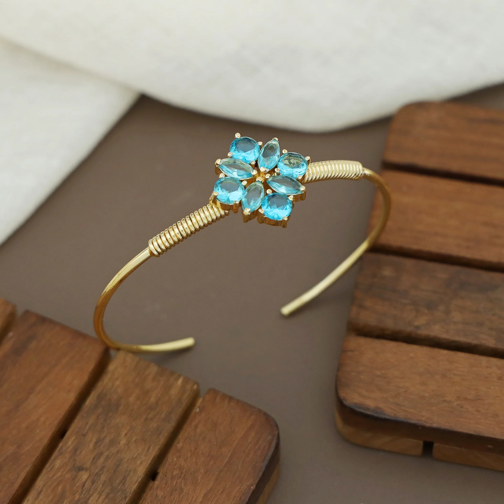 Glossy Floral Radiant Binded Bangle - Image 7